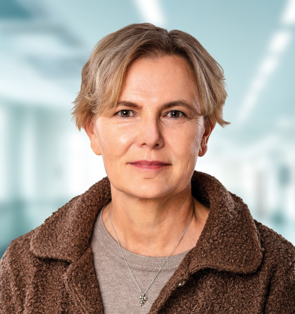 - Vi har brug for flere læger, især i store dele af det nuværende Region Sjælland. Men løsningen er ikke betalingsgenveje. Løsningen er at styrke det fælles sundhedsvæsen, som har tjent danskerne godt i generationer, mener Sine Reffstrup (S).