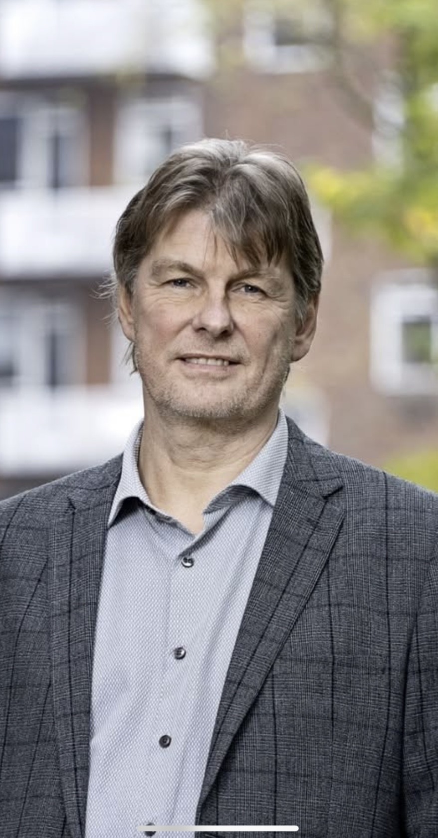 - I foråret fik vi en beskæftigelsesreform, der bl.a. afskaffer en masse samtaler og indsatser for kontanthjælpsmodtagere. Der kan nu gå op til et år mellem disse, og så tror man folk er godt hjulpet, skriver Paw Østergaard Jensen (S).