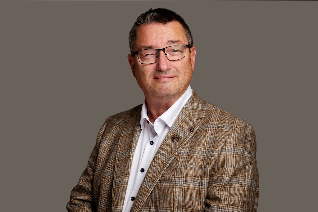 - Vi skal have en national og regional “samtænkning i tempo”, hvor elnetudbygning, nettilslutningsprocesser og infrastrukturudbud planlægges og prioriteres, skriver Felex Birger Pedersen.