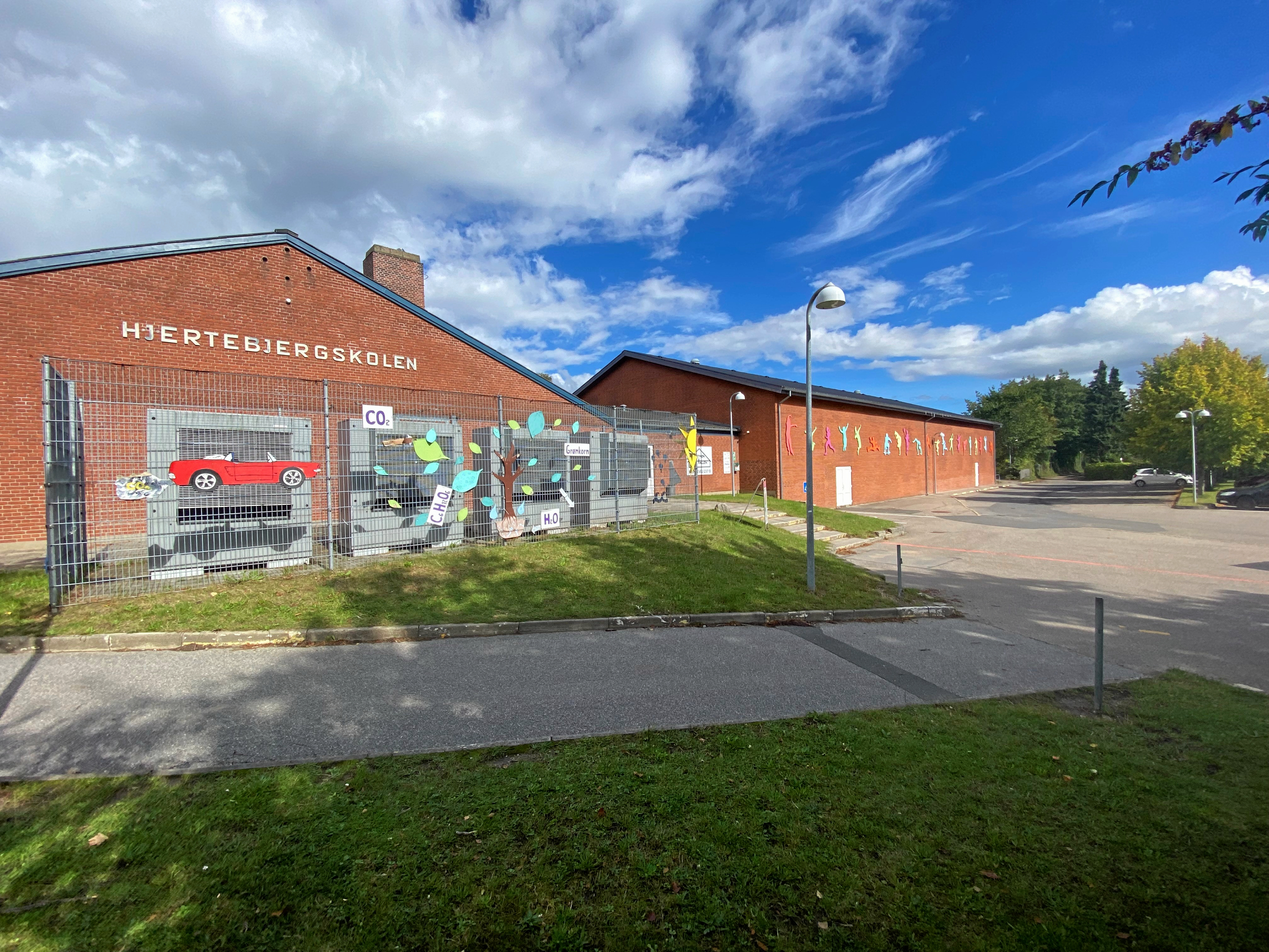 Per Villum Petersen vil gerne have svar på, om renoveringen af Hjertebjergskolen er gået i gang uden et egentligt politisk beslutningsgrundlag.
