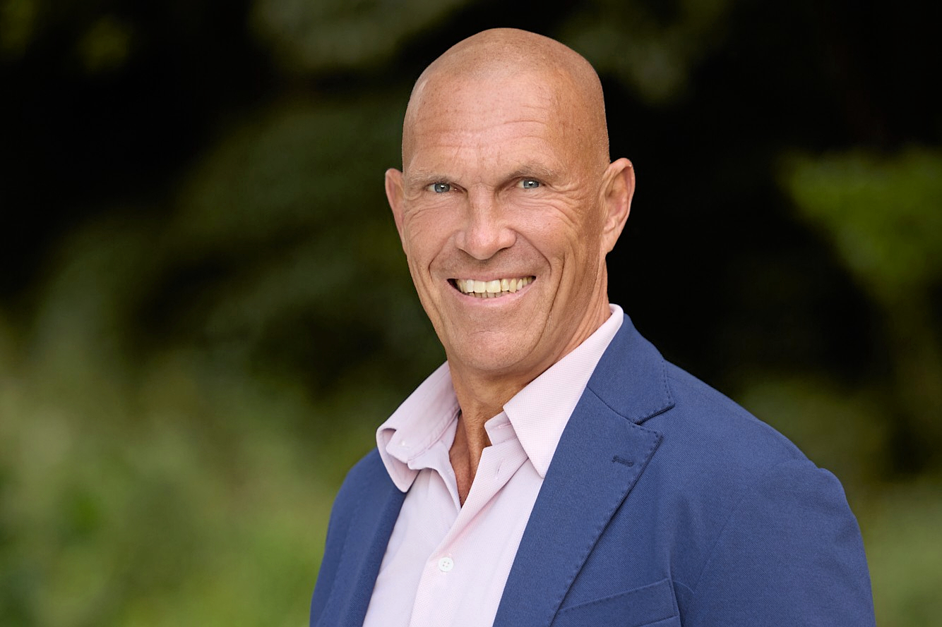 Ole Wessung er medejer af restaurant på Rungsted Havn og stiller op for Konservative, som han ikke er enig med i spørgsmålet om havnens fremtid.