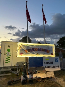 Flagstængerne menes at være forsvundet i de sene aften eller nattetimer i august. - Lynge Byfest Flagstængerne menes at være forsvundet i de sene aften eller nattetimer i august.