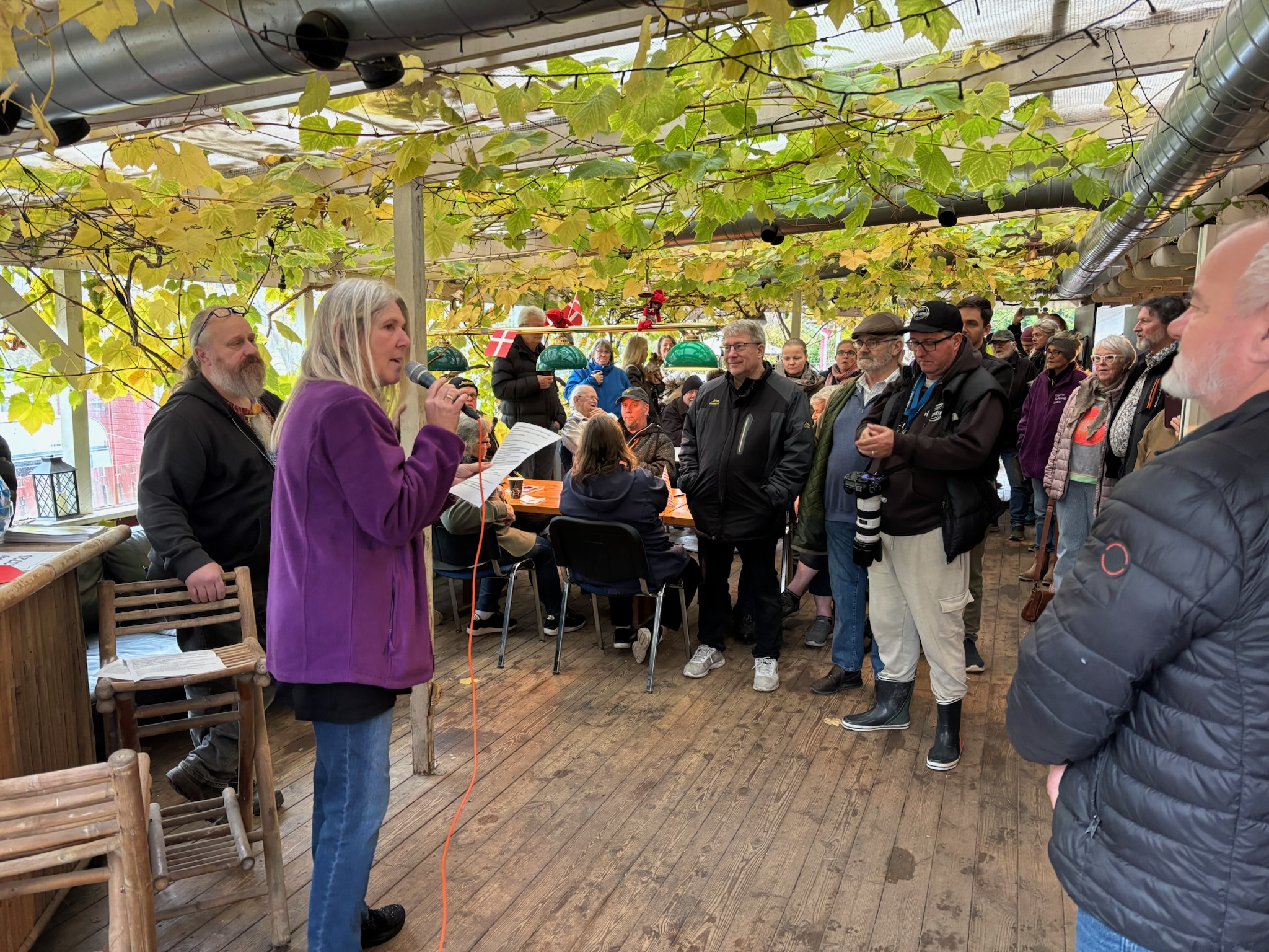 Tilsynet blev aflyst, men Susanne Palskov Farnø, der står for Corona Camping, benyttede alligevel lejligheden til at give kommunens politikere en opsang og står fast i den verserende strid.