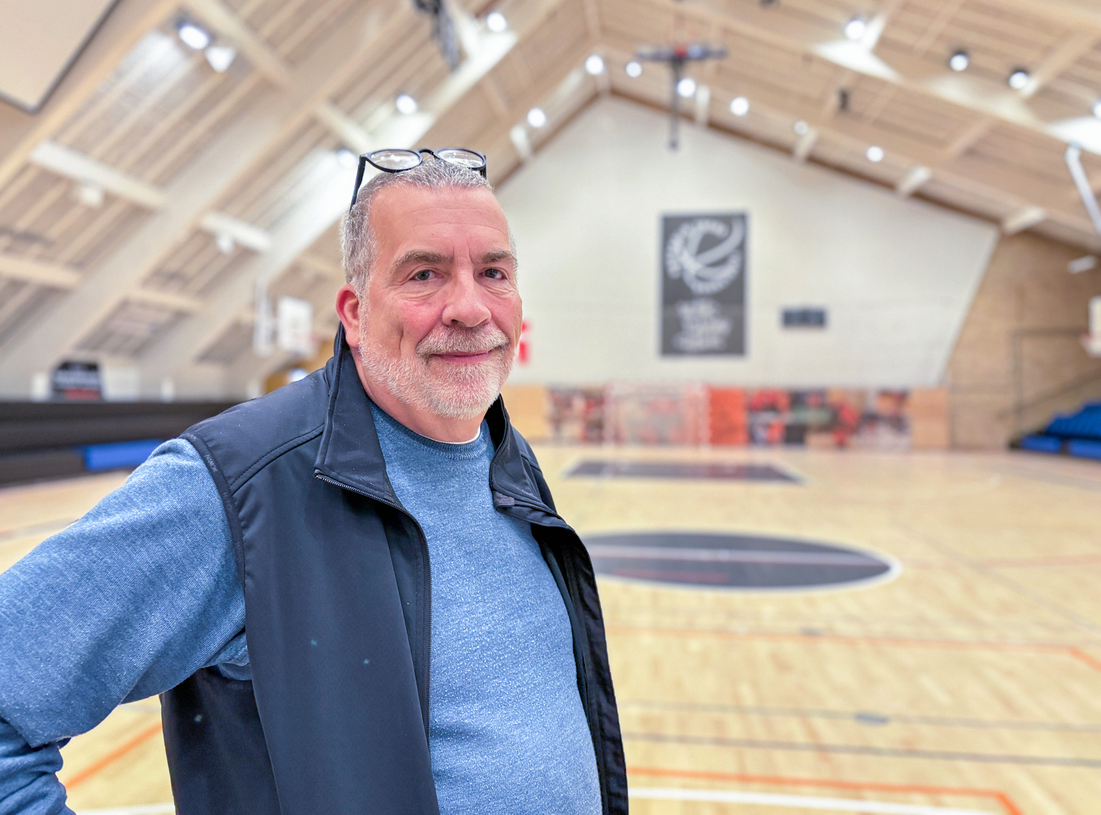 Michael Esmann, formand for Hørsholm Idrætsråd, har i 25 år haft et ønske om en ny trægulvshal i Idrætsparken.