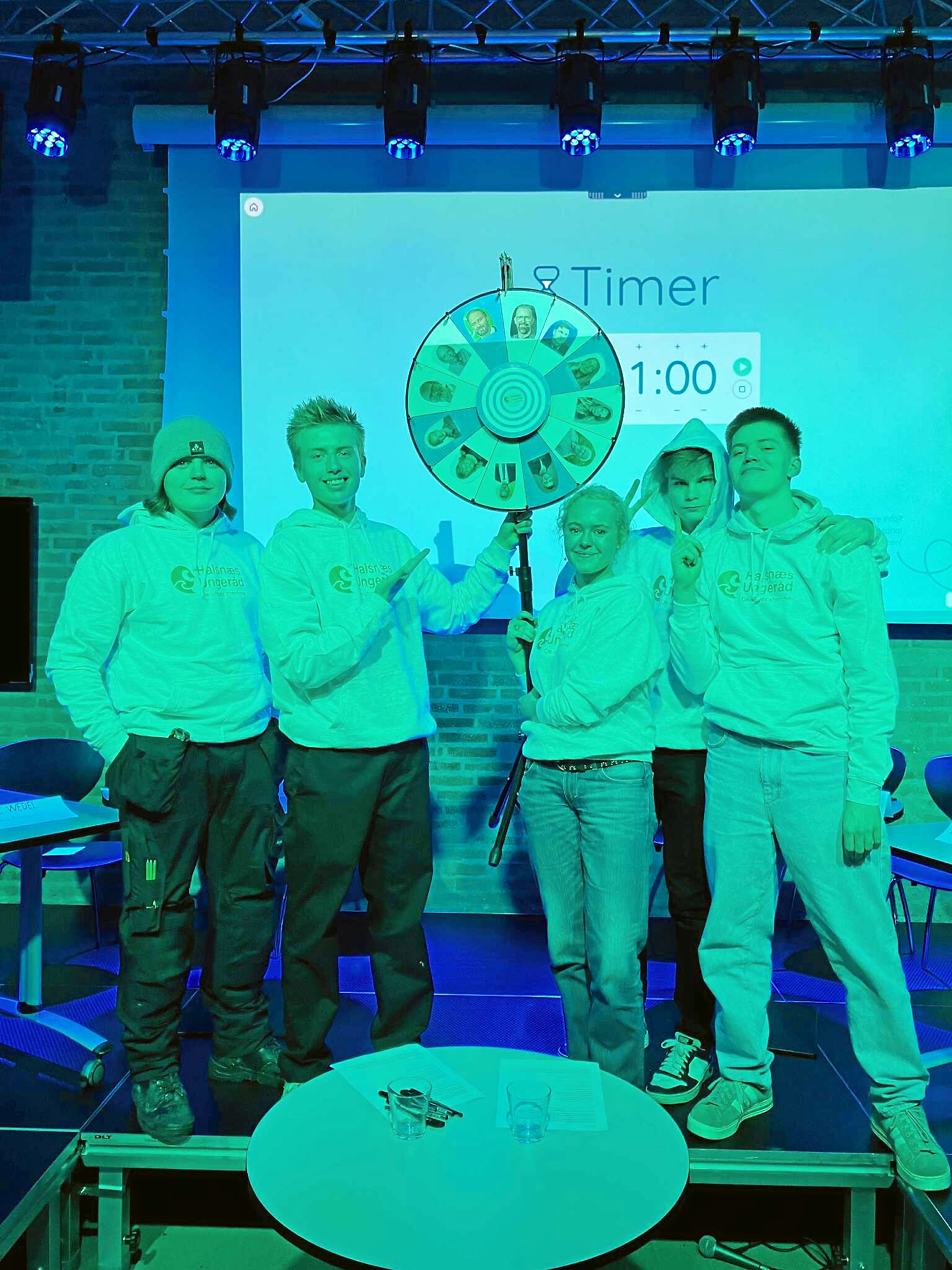 Halsnæs Ungeråds femkløver ved vælgermødet den 4. november