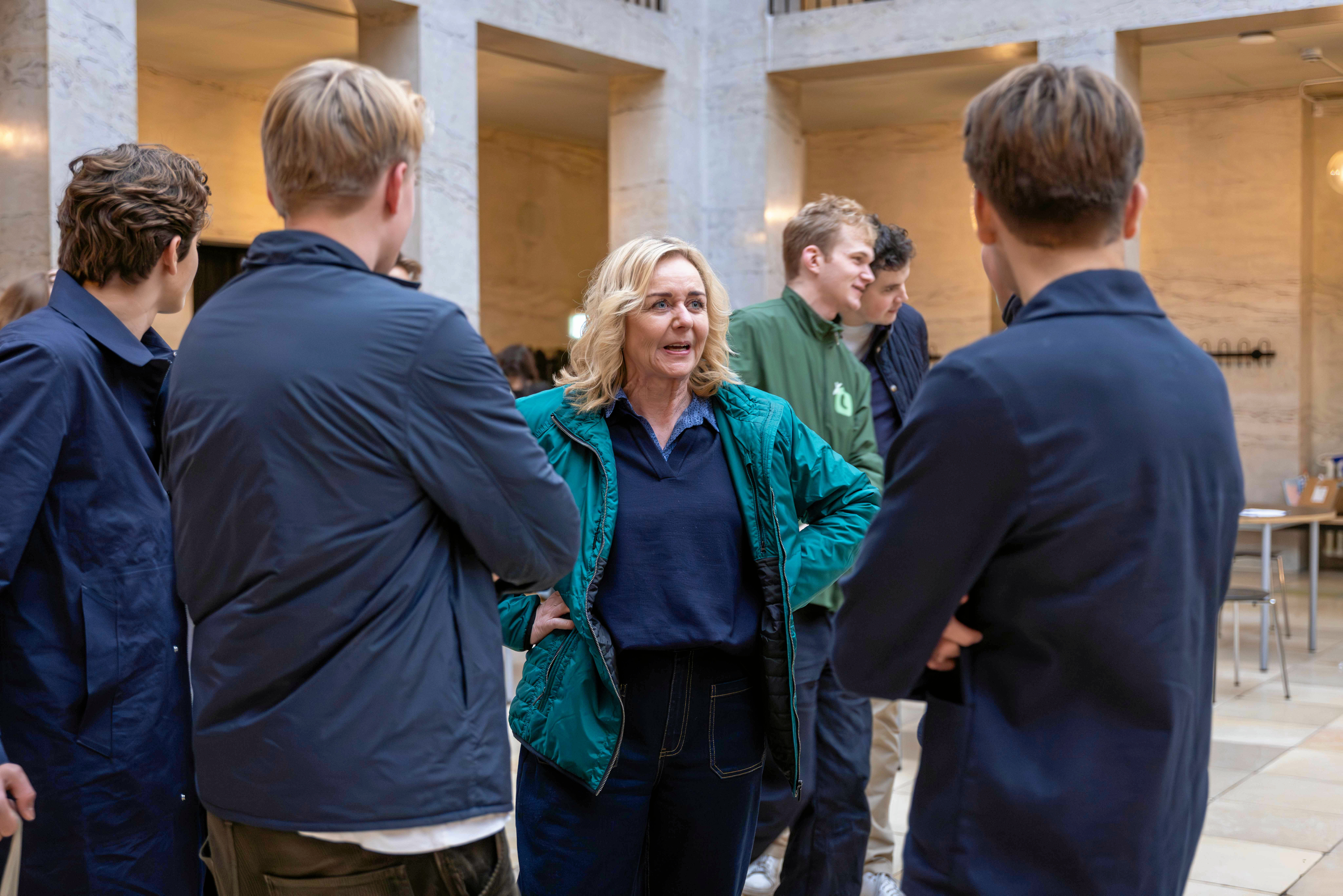 Besøget på Øregård Gymnasium var en del af Mona Juuls valgkampsturné.