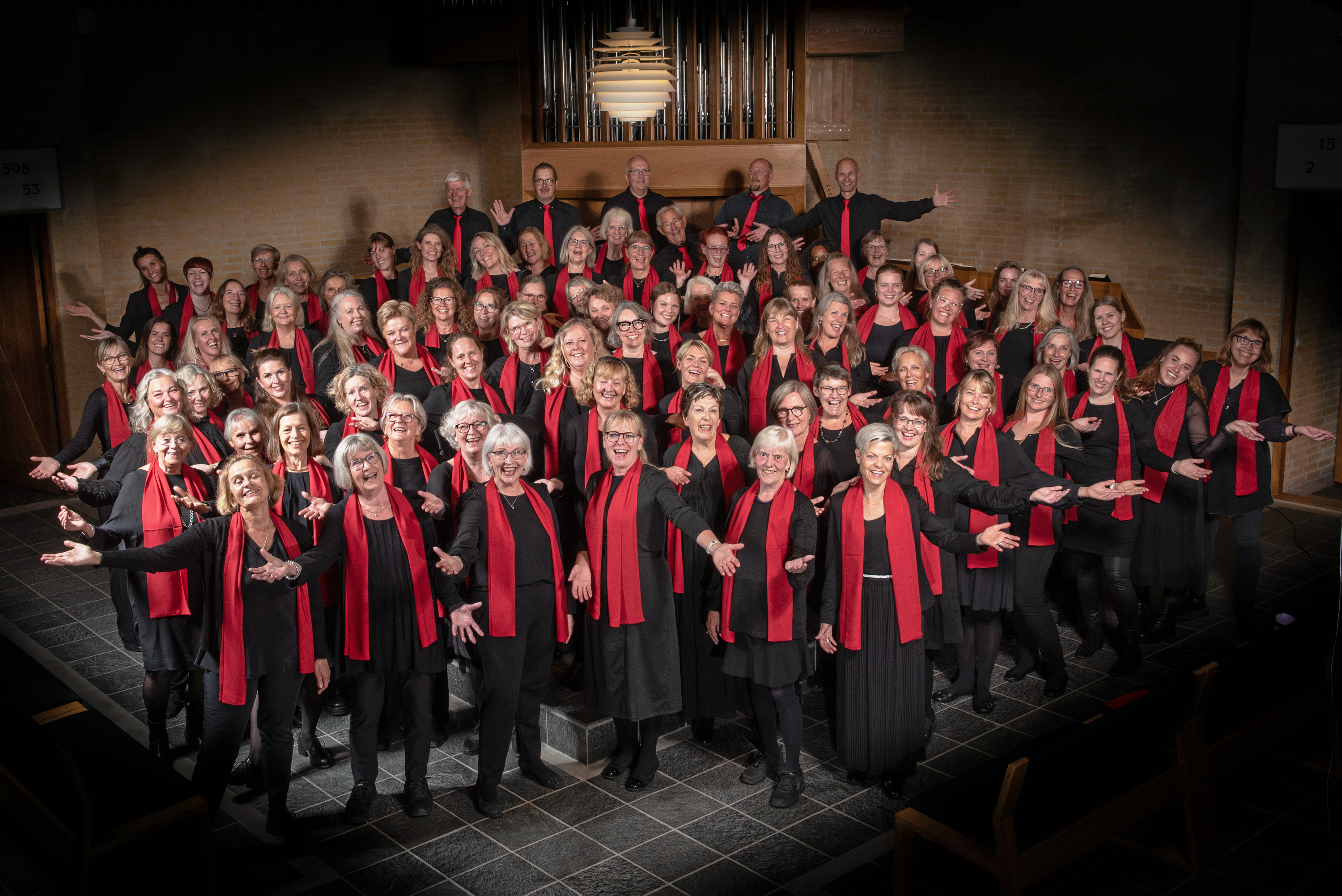 Farum Gospel Choir optræder i Kokkedal Kirke.