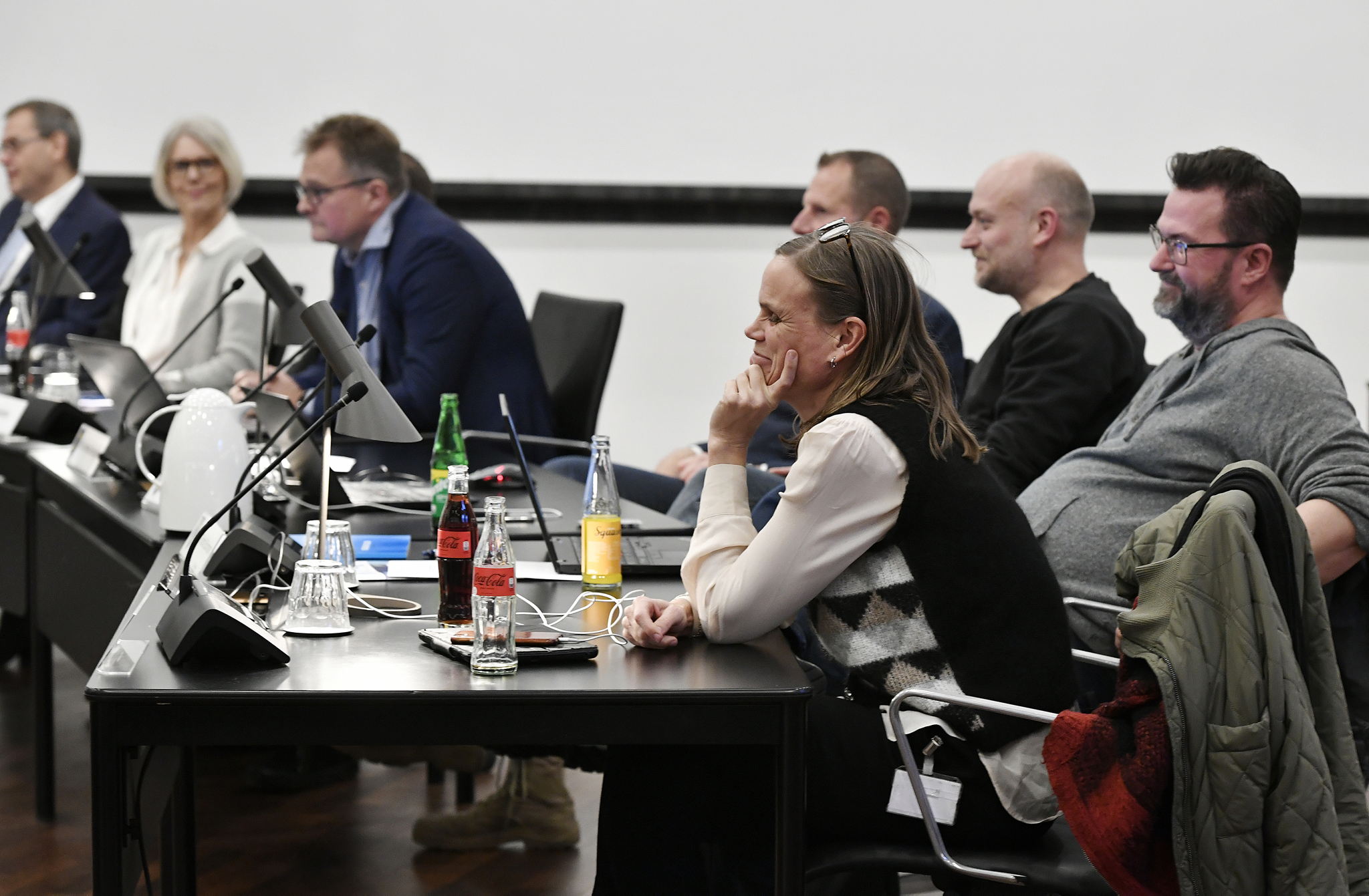 Det kan som regel tælles på én hånd hvor mange borgere og journalister, der overværer byrådsmøderne i Allerød. Men nu er der chance for, at det tal kan stige betragteligt, uden rådshusvagten skal bære flere stole til tilskuerrækkerne.