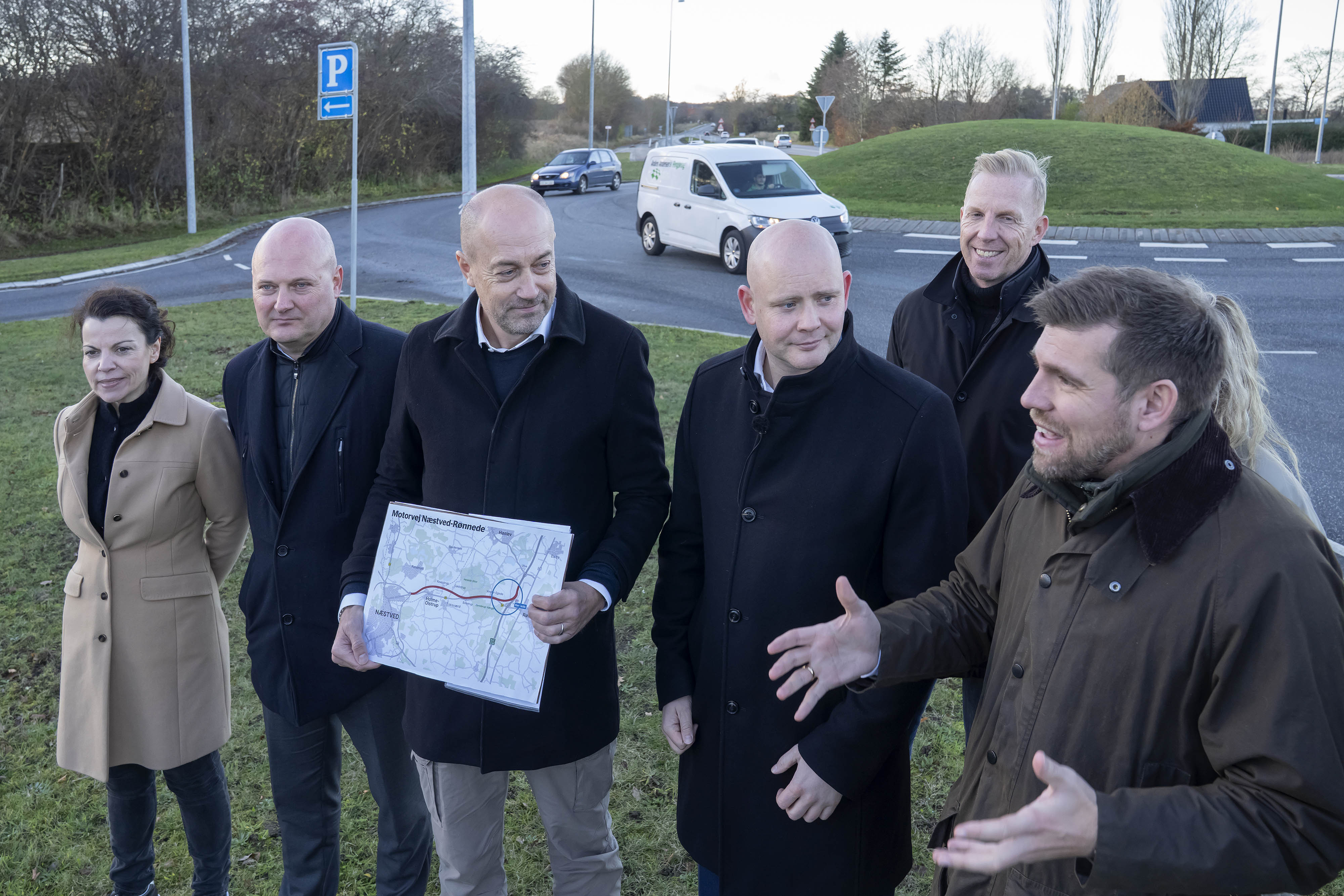 17. november præsenterede tre af regeringens ministre, Magnus Heunicke (S), Jakob Engel-Schmidt (M) og Morten Dahlin (V) en næsten fuldt finansieret motorvej mellem Næstved og Rønnede. Nu risikerer den igen at havne i den frygtede poltiiske syltekrukke.