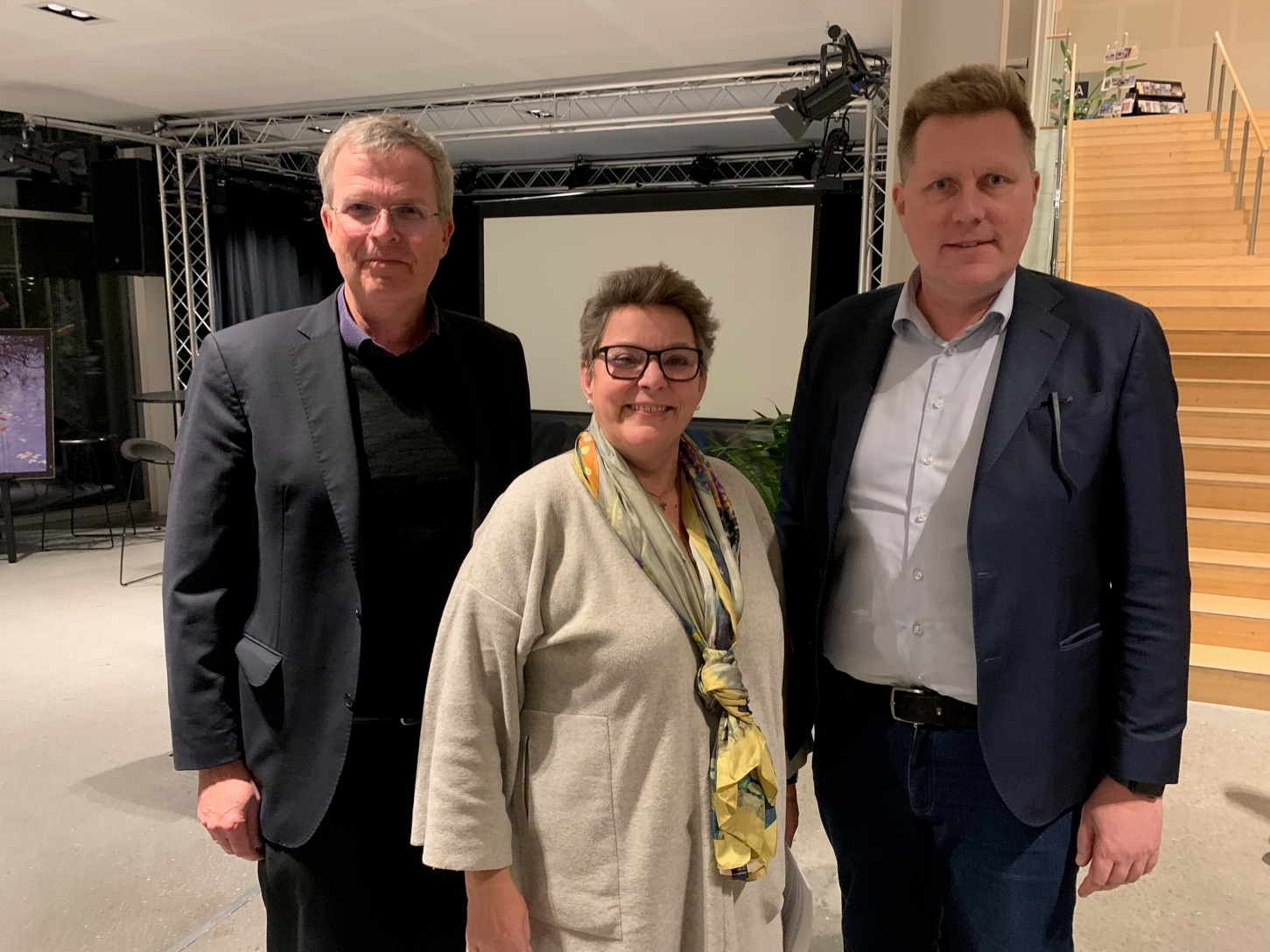 Rudersdals borgmester, Ann Sofie Orth (K), var meget glad for, at hun kunne præsentere Court Møller (R) som 1. viceborgmester og Lars Høyer Holmqvist (LA) som 2. viceborgmester. - Jesper Bjørn Larsen Rudersdals borgmester, Ann Sofie Orth (K), var meget glad for, at hun kunne præsentere Court Møller (R) som 1. viceborgmester og Lars Høyer Holmqvist (LA) som 2. viceborgmester.