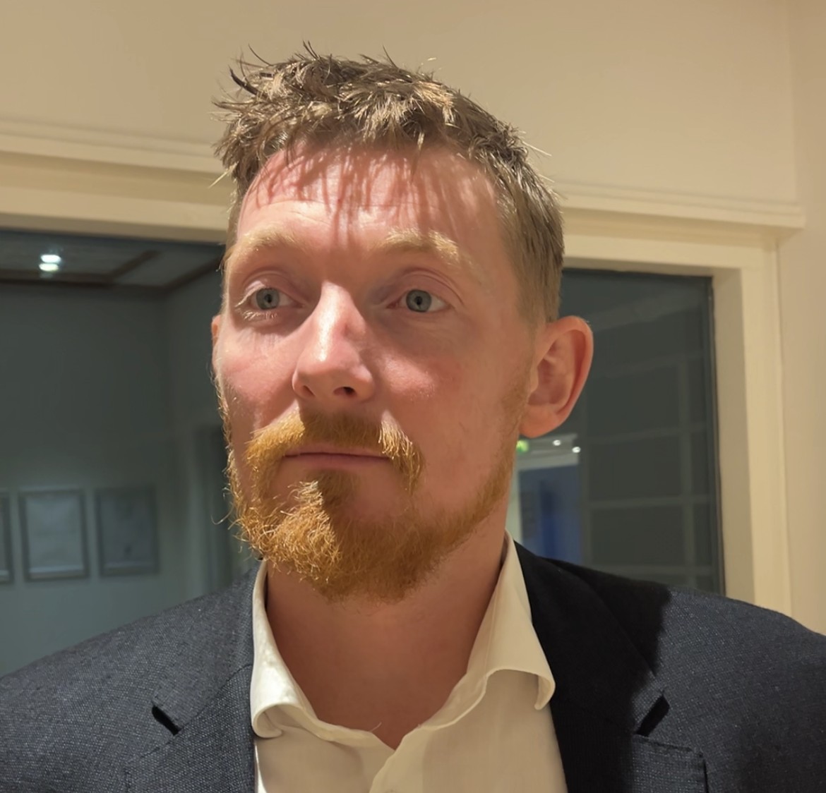 - Vi bør have en aktiv indsats for at bringe ledige og virksomheder tættere på hinanden, skriver Niels Gyldenlund Mikkelsen (S)