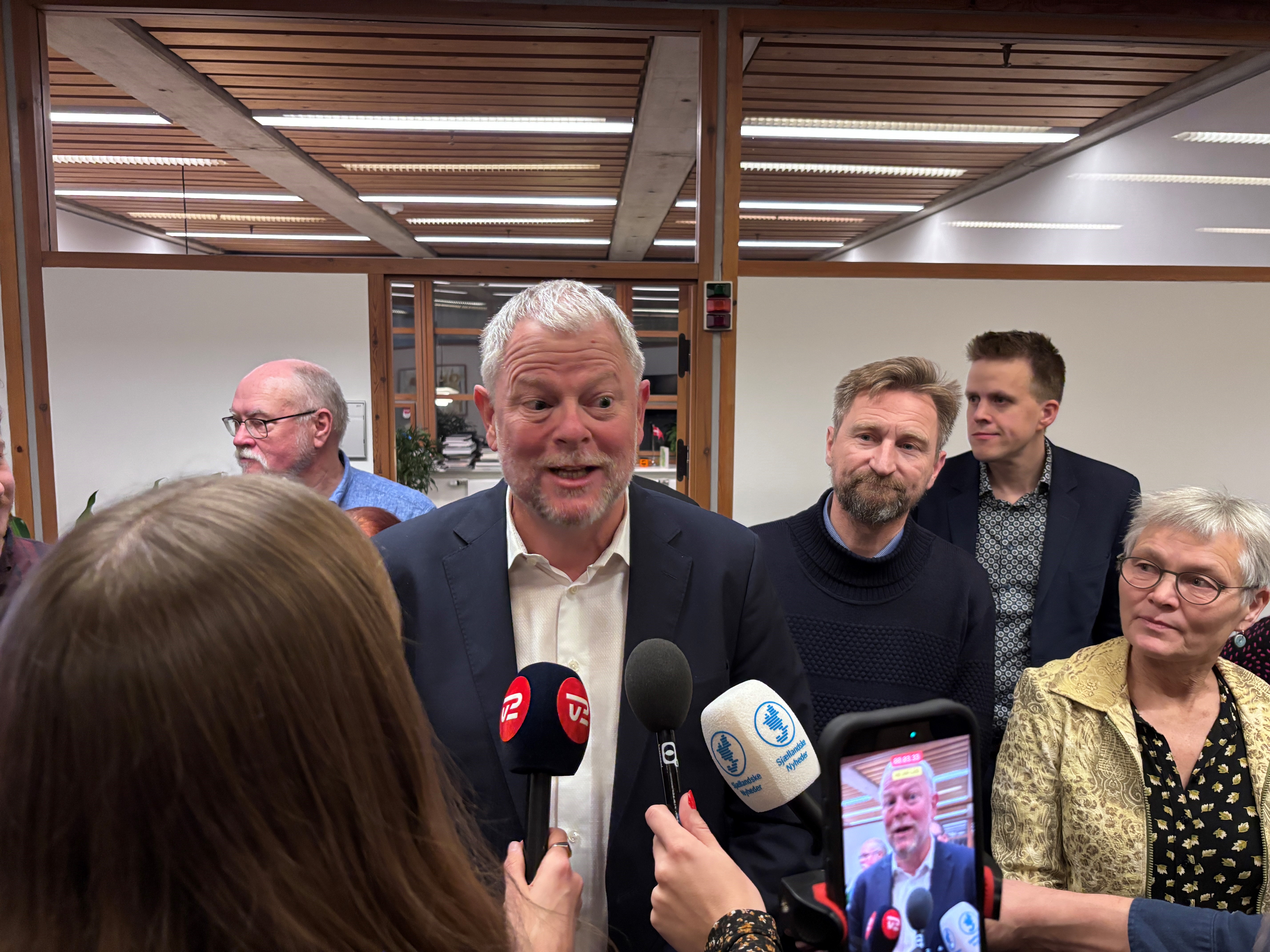 Tomas Breddam kunne på valgnatten præsentere en aftale, der fornyede hans ejerskab til borgmesterkontoret, men proceduren var ulovlig, da konstitueringsaftalen blev vedtaget i byrådet. I dag er han "helt utroligt ked af den proces."
