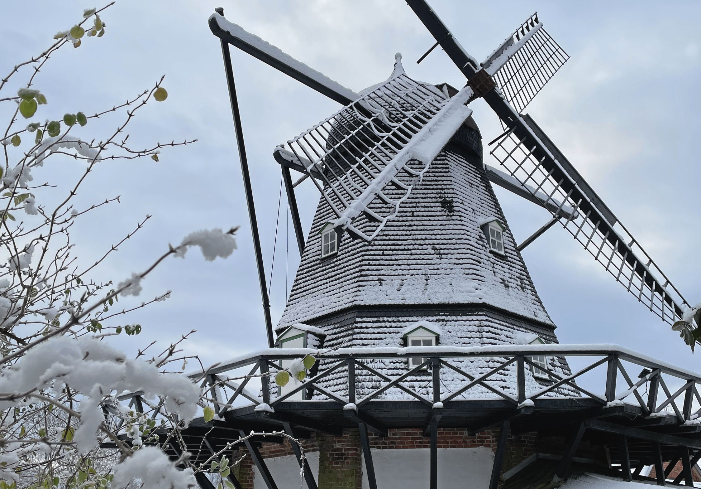 Lørdag den 29. november er der igen julemarked ved Skenkelsø Mølle.