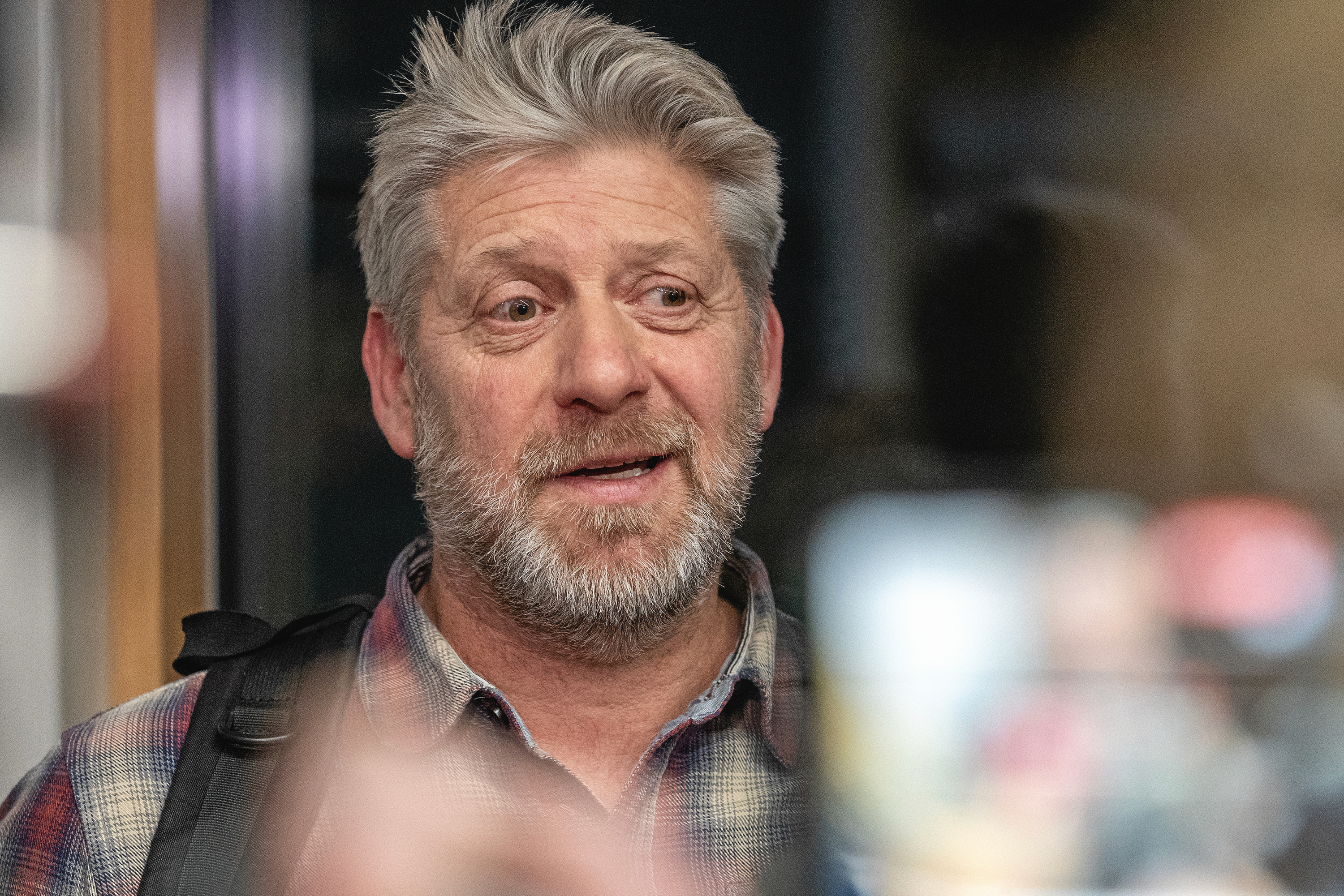 Michael Kjeldgaard (S) mener, at uroen i hjemmesygeplejen nu har stået på så længe, at politikerne må ind og have en hånd med på rattet.