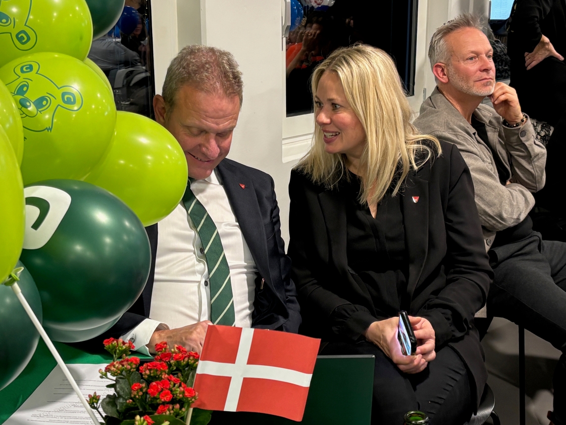 Konservativ borgmester Morten Slotved og partiets nummer to Maj Allin Thorup er klar over, at valgsejren er i hus som kommunens største parti. - Morten Timm Konservativ borgmester Morten Slotved og partiets nummer to Maj Allin Thorup er klar over, at valgsejren er i hus som kommunens største parti.
