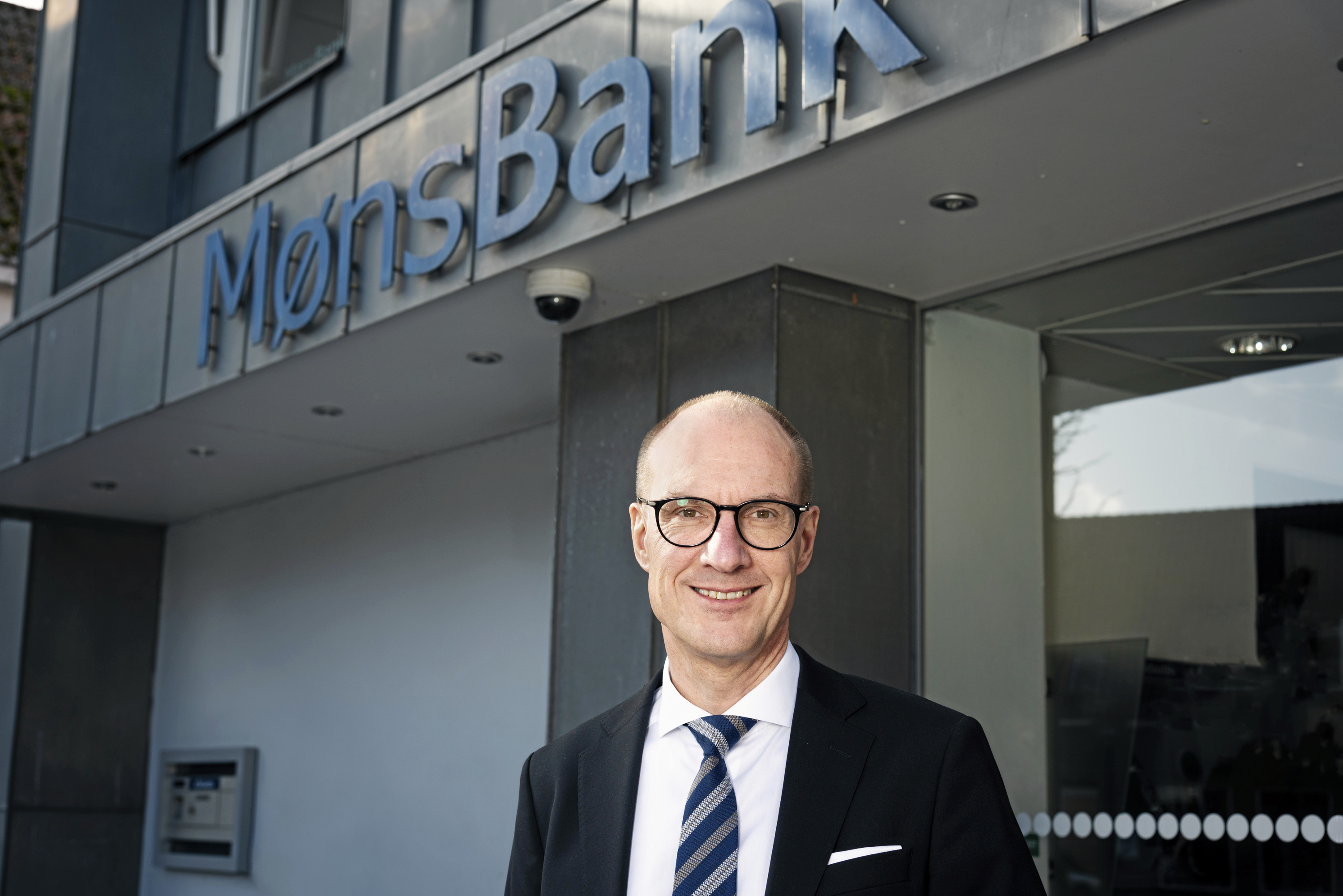 Møns Banks direktør, Per Sjørup, står i spidsen for et af Danmarks ældste pengeinstitutter.