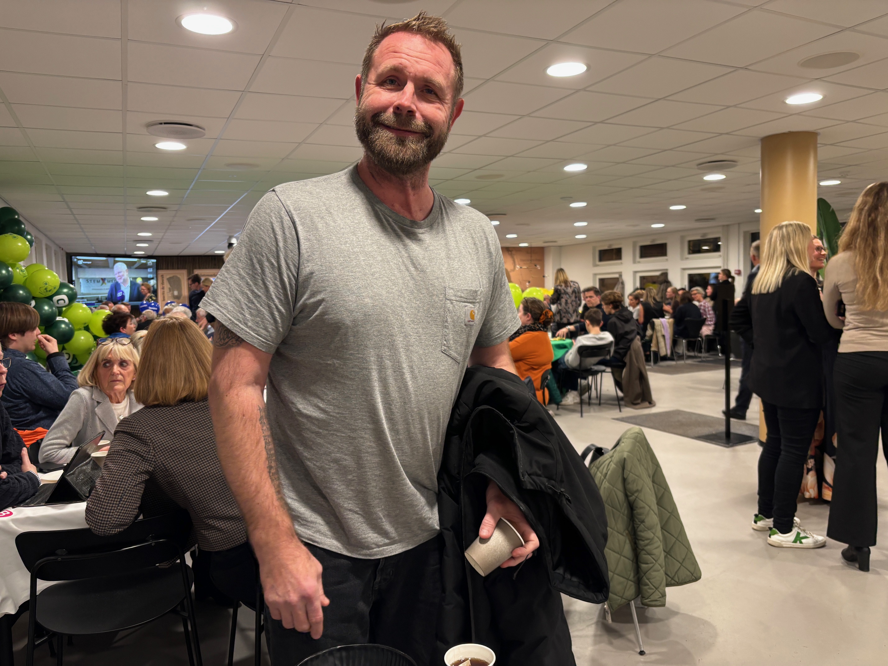 Joachim Boldsen ankom glad og forventningsfuld på valgaftenen i rådhusets valgcafé.