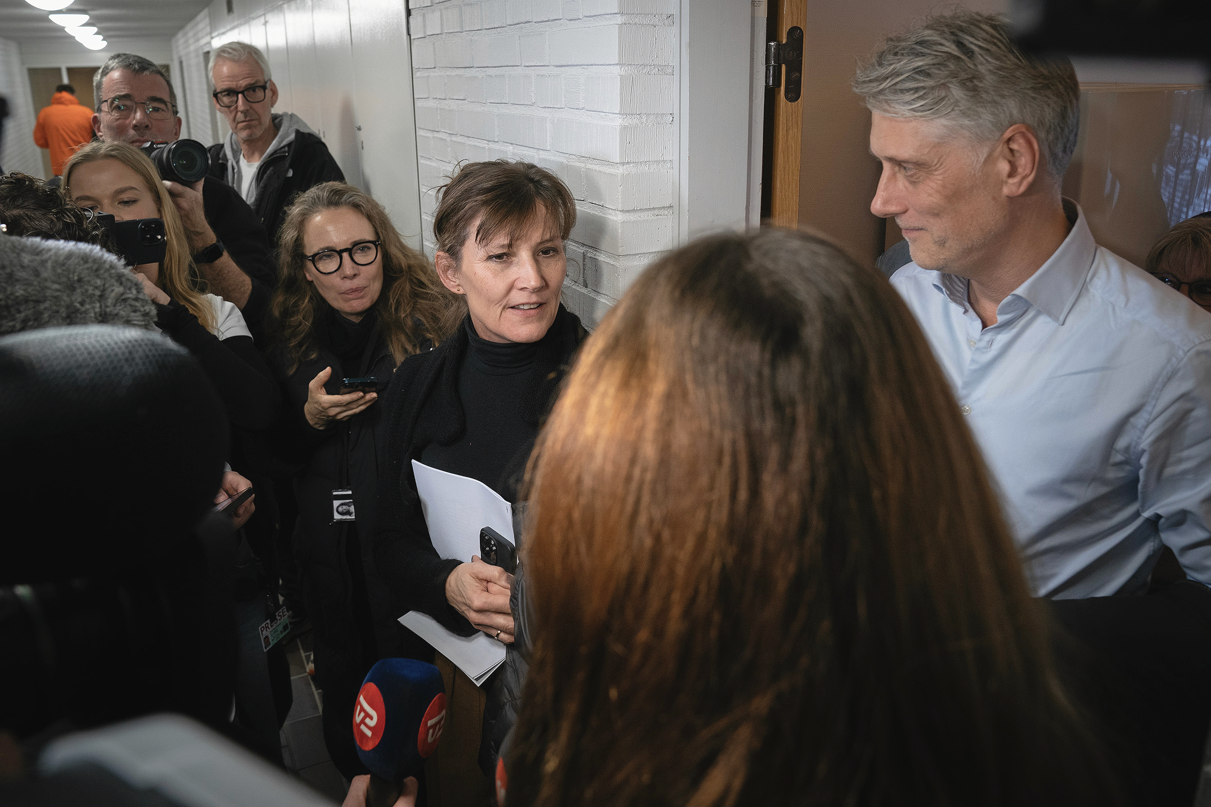 Hele den danske presse var mødt op for at dække begivenheden, da Benediket Kiær, Thomas Horn og resten af valgbestyrelsen trådte ud af et mødelokale i Helsingør Hallen, og godkendte det omtalte valgresultat.