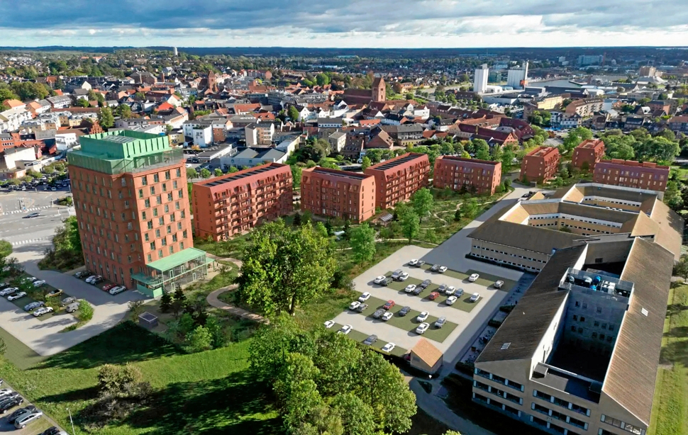 Lokalplanen for det omstridte hotel- og boligområde skal behandles på mandag.