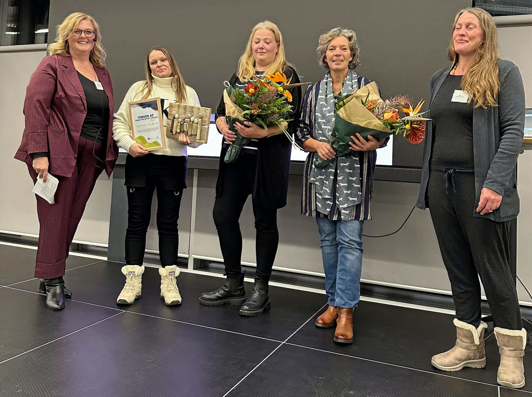 - Det er megastort at vinde prisen. Det har en stor betydning for os at få en anerkendelse af, at vi bliver set for det arbejde, vi gør. Vi er et team, der alle tager del i dem, der kommer i praktik.