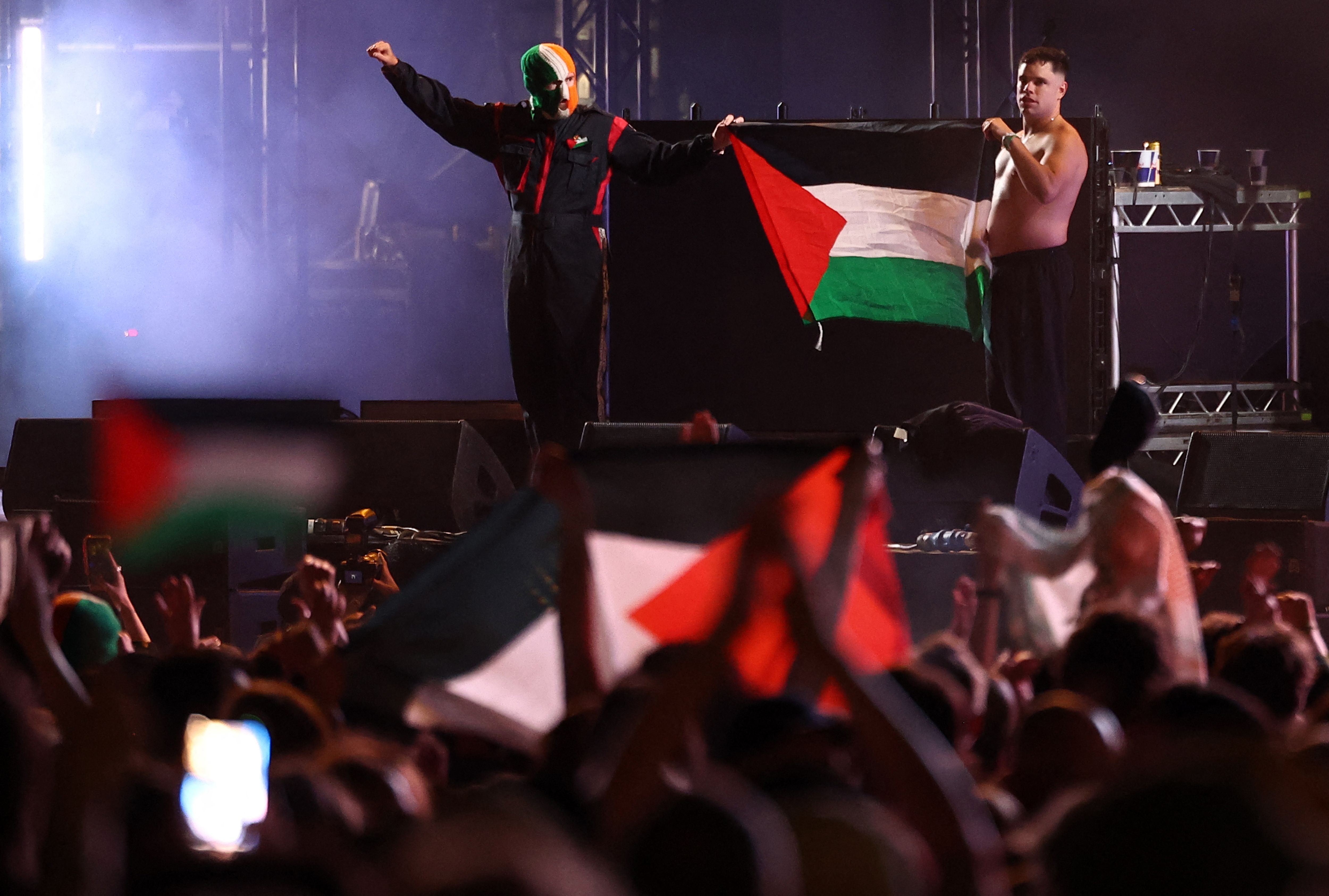 Irske Kneecap lægger ikke skjul på, hvor deres sympati ligger i Gaza.