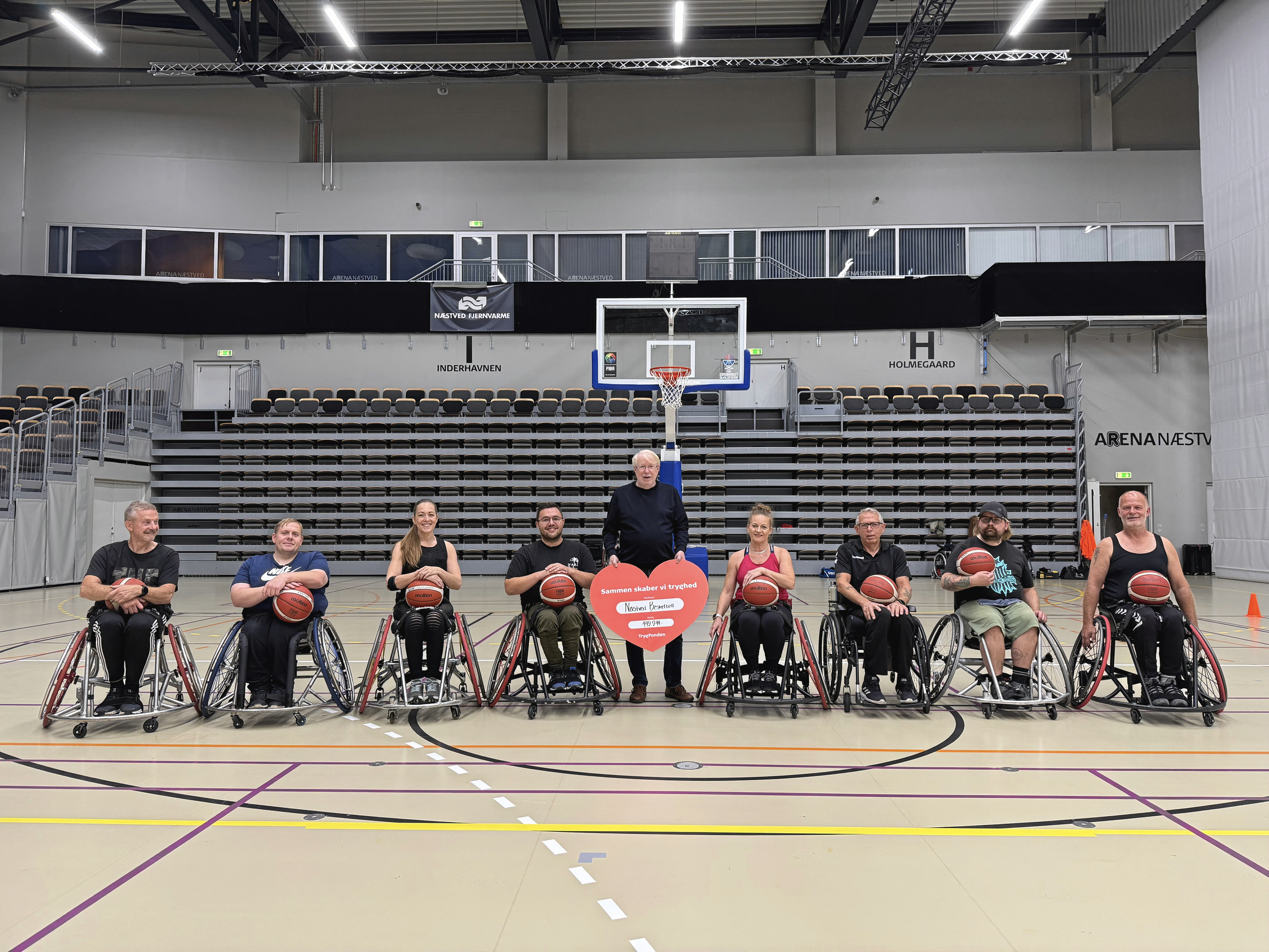 Tre nye specialfremstillede basketkørestole til Næstved Basketballklub er finansieret med støtte fra TrygFonden.