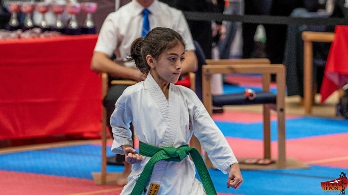 Koncentrationen lyser ud af Sima Barkal, der blev belønnet med en sølvmedalje i kategorien Gohon Kumite - Privat Koncentrationen lyser ud af Sima Barkal, der blev belønnet med en sølvmedalje i kategorien Gohon Kumite