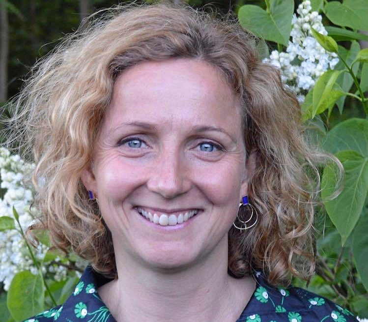 Mathilde Grundtvig fra Allerød er klar med en ny bog, der hedder 'Skyggen af min onkel Joost'.