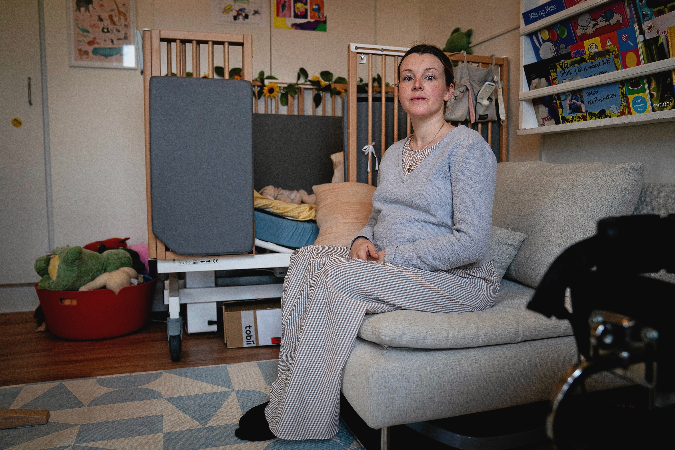 Hannah Christiansen Søhof og hendes mand har kæmpet en lang kamp for bevilling af udstyr til datteren Signe, der er født med CMV-virus - uden held. - Thomas Olsen Hannah Christiansen Søhof og hendes mand har kæmpet en lang kamp for bevilling af udstyr til datteren Signe, der er født med CMV-virus - uden held.