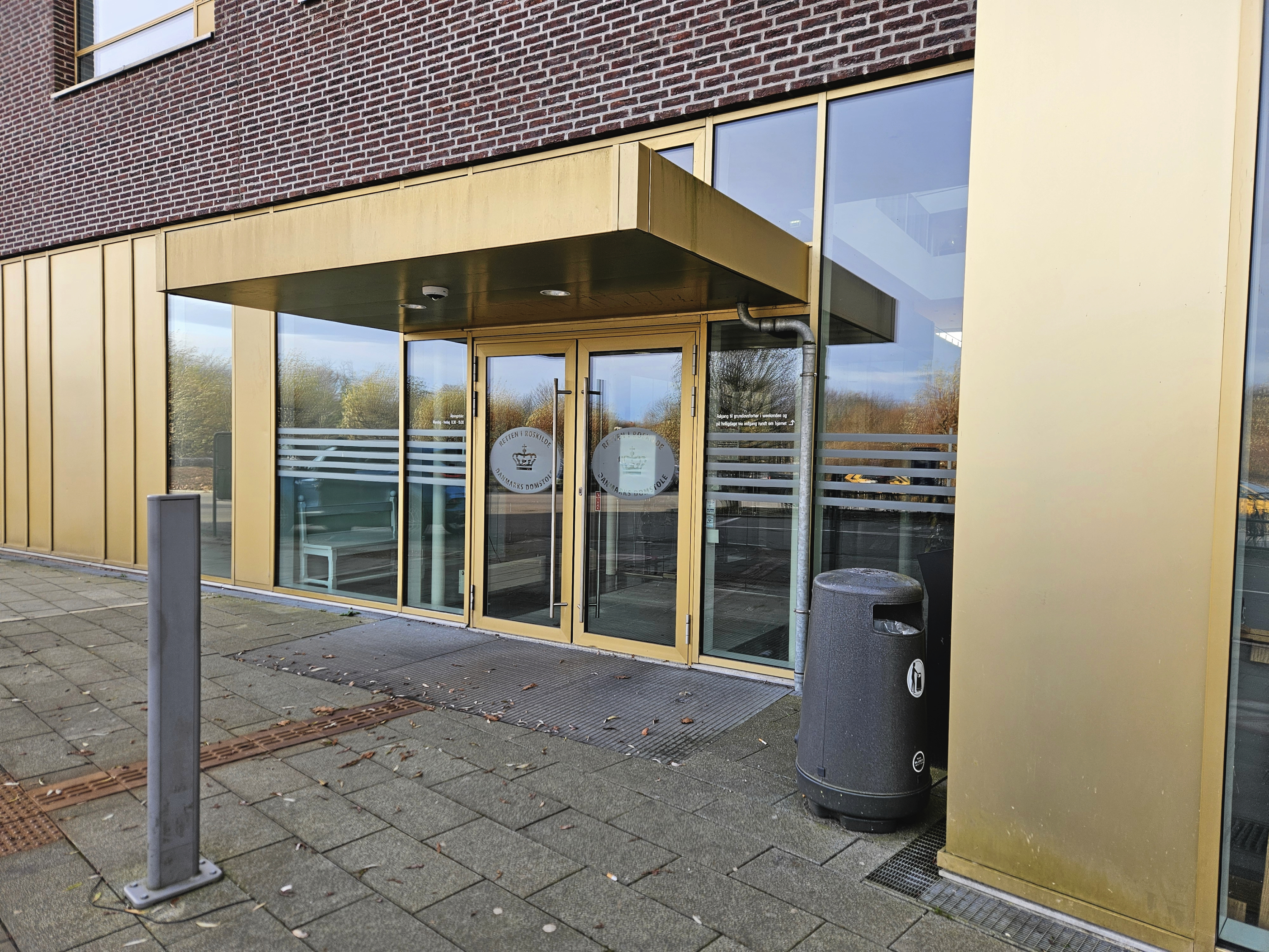 En 55-årig mand blev varetægtsfængslet for stalking efter et grundlovsforhør ved Retten i Roskilde.