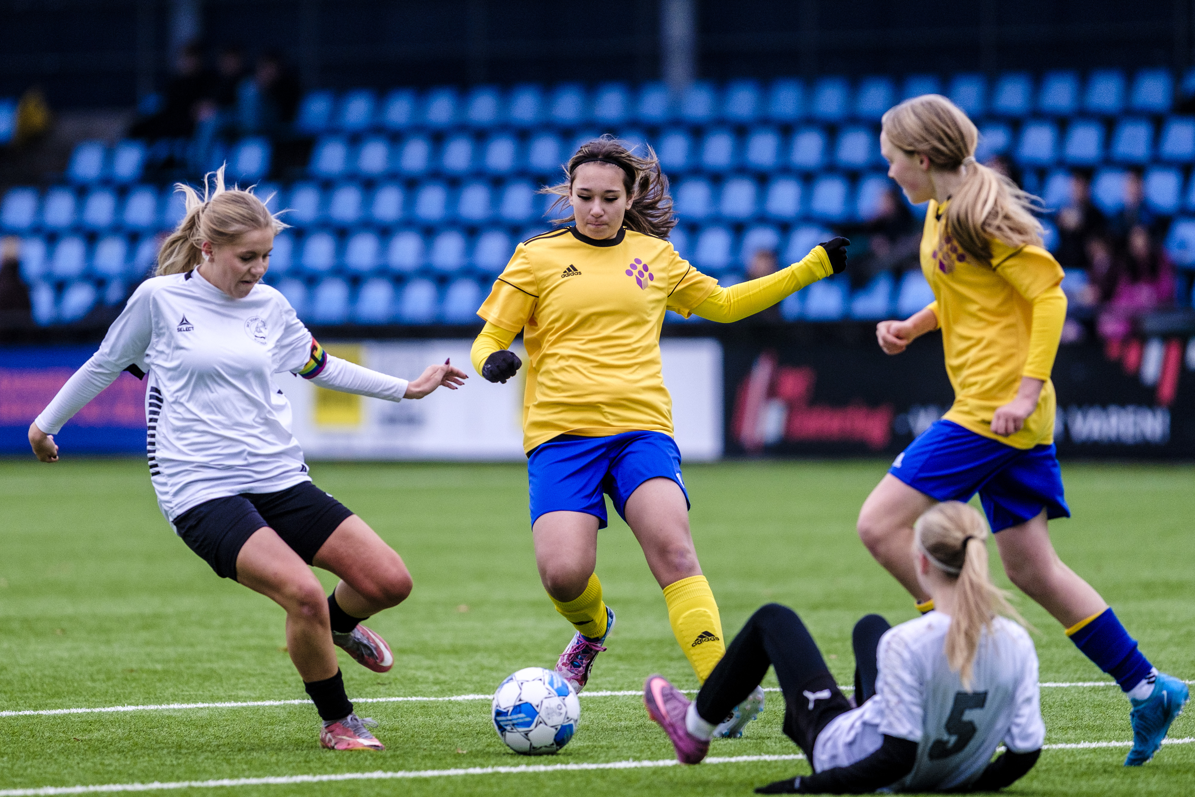 Pigerne fra Brøndbyvester Skole er videre til semifinalen i Ultra Skolepokalen.
