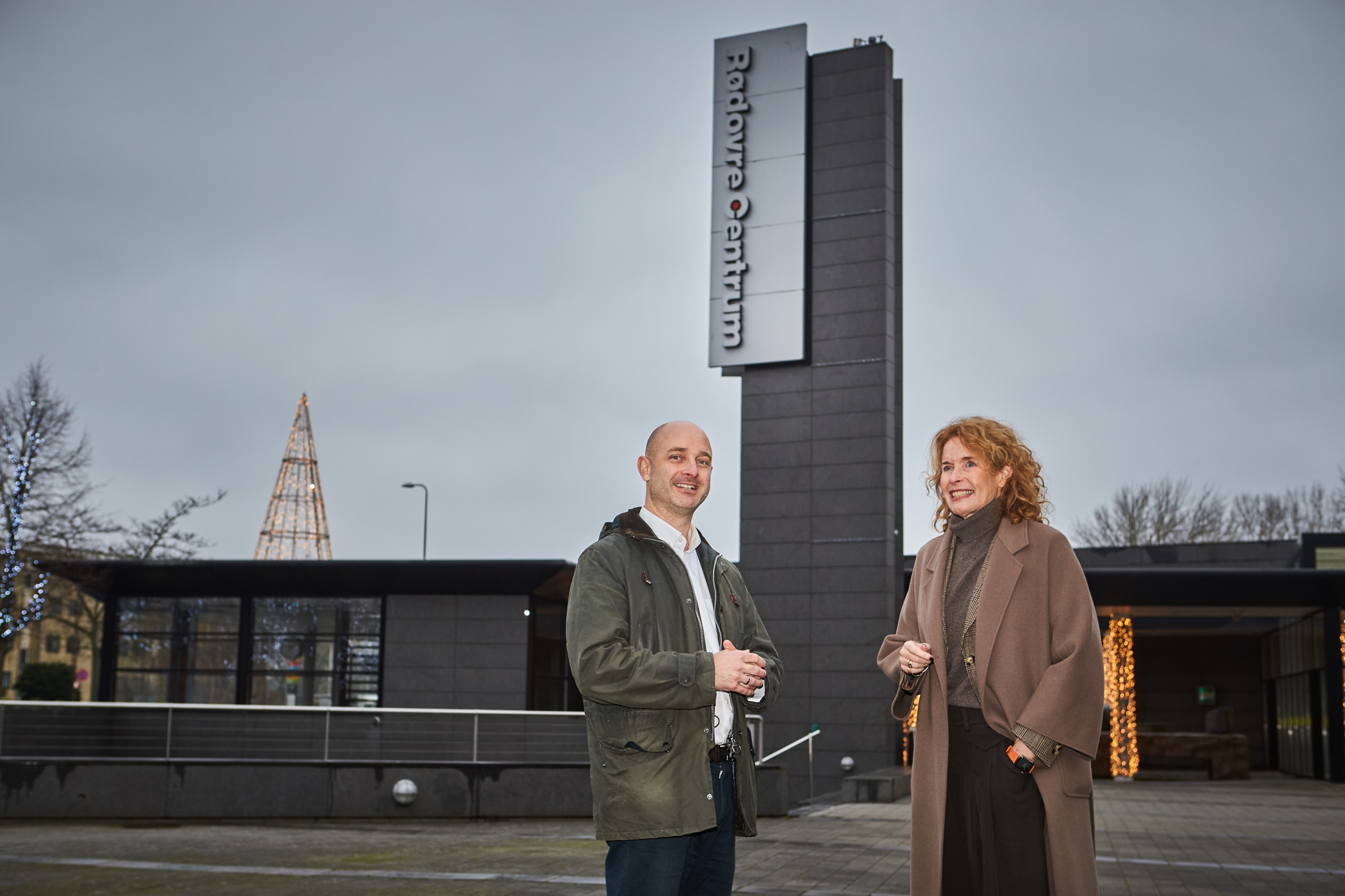 I efteråret 2026 slår Salling dørene op i Rødovre Centrum. På billedet ses centerdirektør Jacob Birkbøll og Marianne Bedsted, der er direktør i Salling. - Klaus Sletting I efteråret 2026 slår Salling dørene op i Rødovre Centrum. På billedet ses centerdirektør Jacob Birkbøll og Marianne Bedsted, der er direktør i Salling.