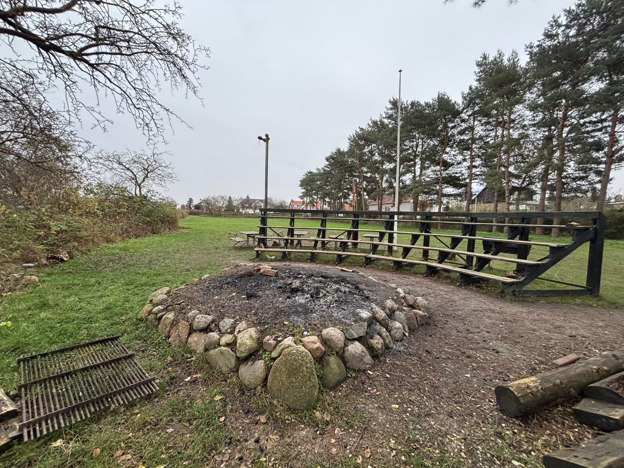 To nye midlertidige områder kan blive taget i brug som led i udrulning af fjernvarme. Blandt andet denne plads ved Furesøparken Det vækker harme blandt de lokale.