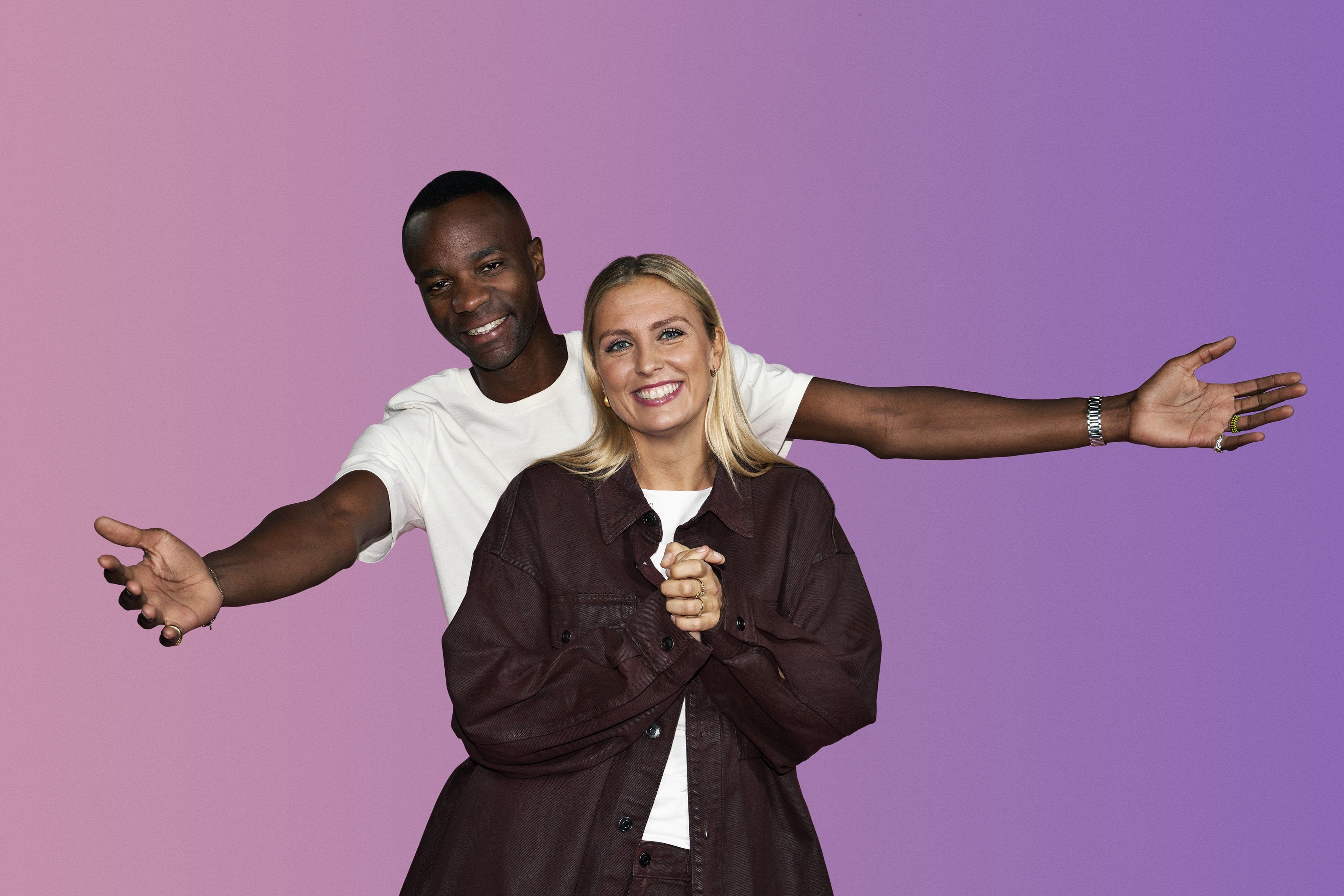 Josefine Høgh og JJ Paulo er værtspar ved den 20. udgave af Danmarks Indsamling, som sendes fra Arena Næstved lørdag den 31. januar 2026 klokken 19.