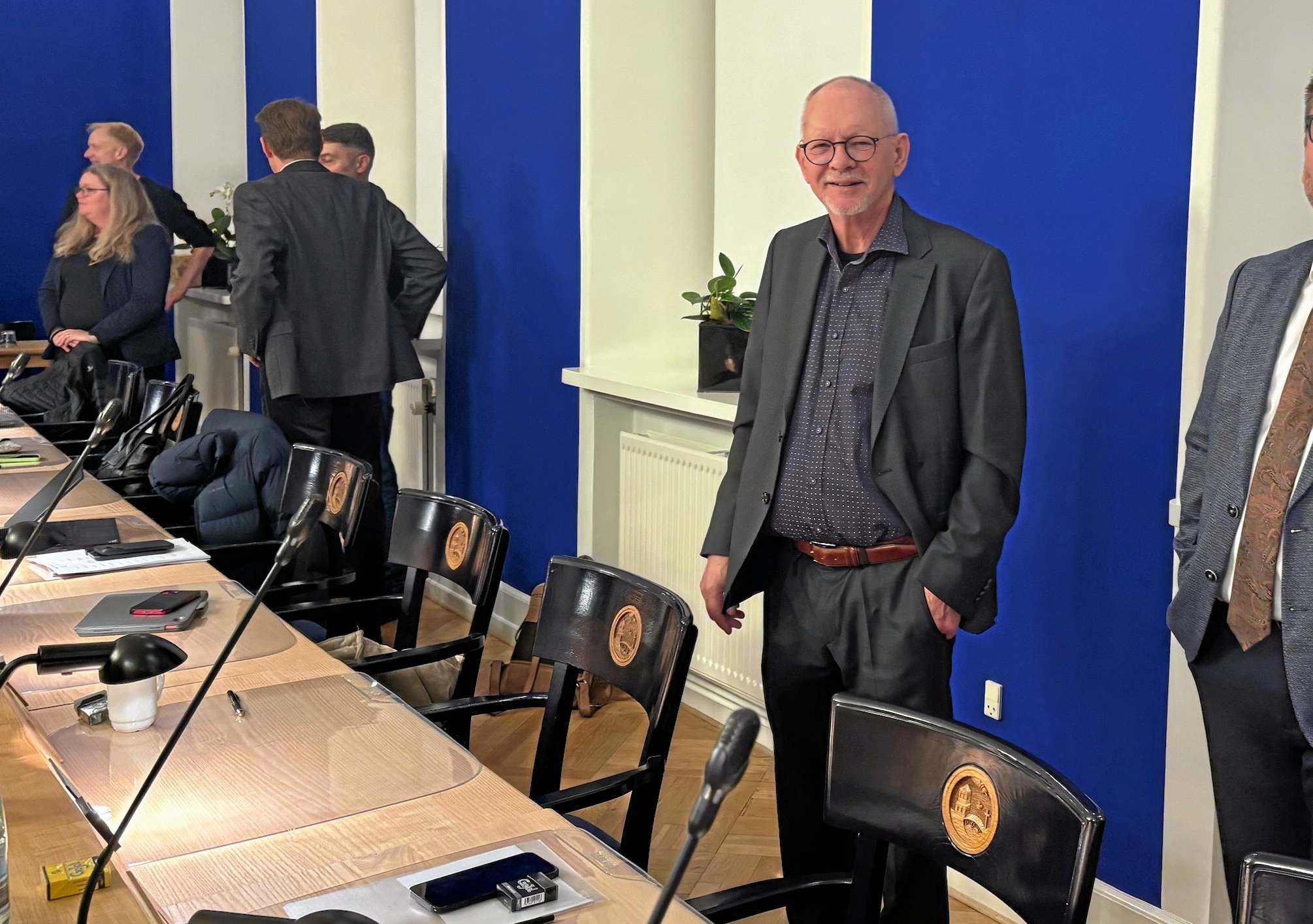 Niels Rolskov (EL) mister vederlaget som udvalgsformand fra næste år, hvor Anders Gøthe (LA) bliver en af de bedst lønnede med en formandspost i Teknik- og Ejendomsudvalget samt en næstformandspost i det magtfulde økonomiudvalg. - Henrik Førby Jensen Niels Rolskov (EL) mister vederlaget som udvalgsformand fra næste år, hvor Anders Gøthe (LA) bliver en af de bedst lønnede med en formandspost i Teknik- og Ejendomsudvalget samt en næstformandspost i det magtfulde økonomiudvalg.