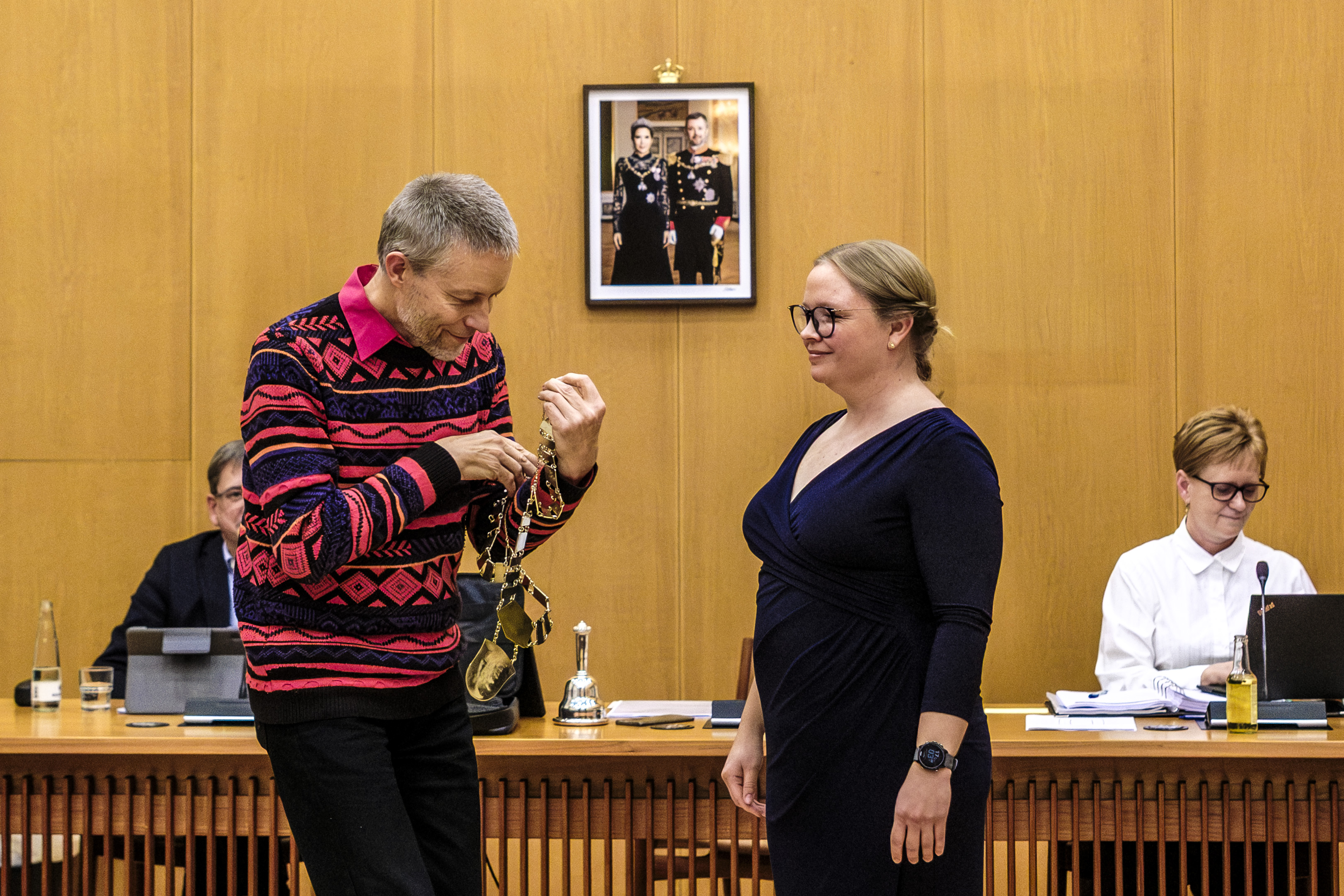 Vagn Kjær-Hansen (SF) havde mindre udfordringer, da han som længst siddende medlem af kommunalbestyrelsen overrakte borgmesterkæden til Maja Højgaard (S).