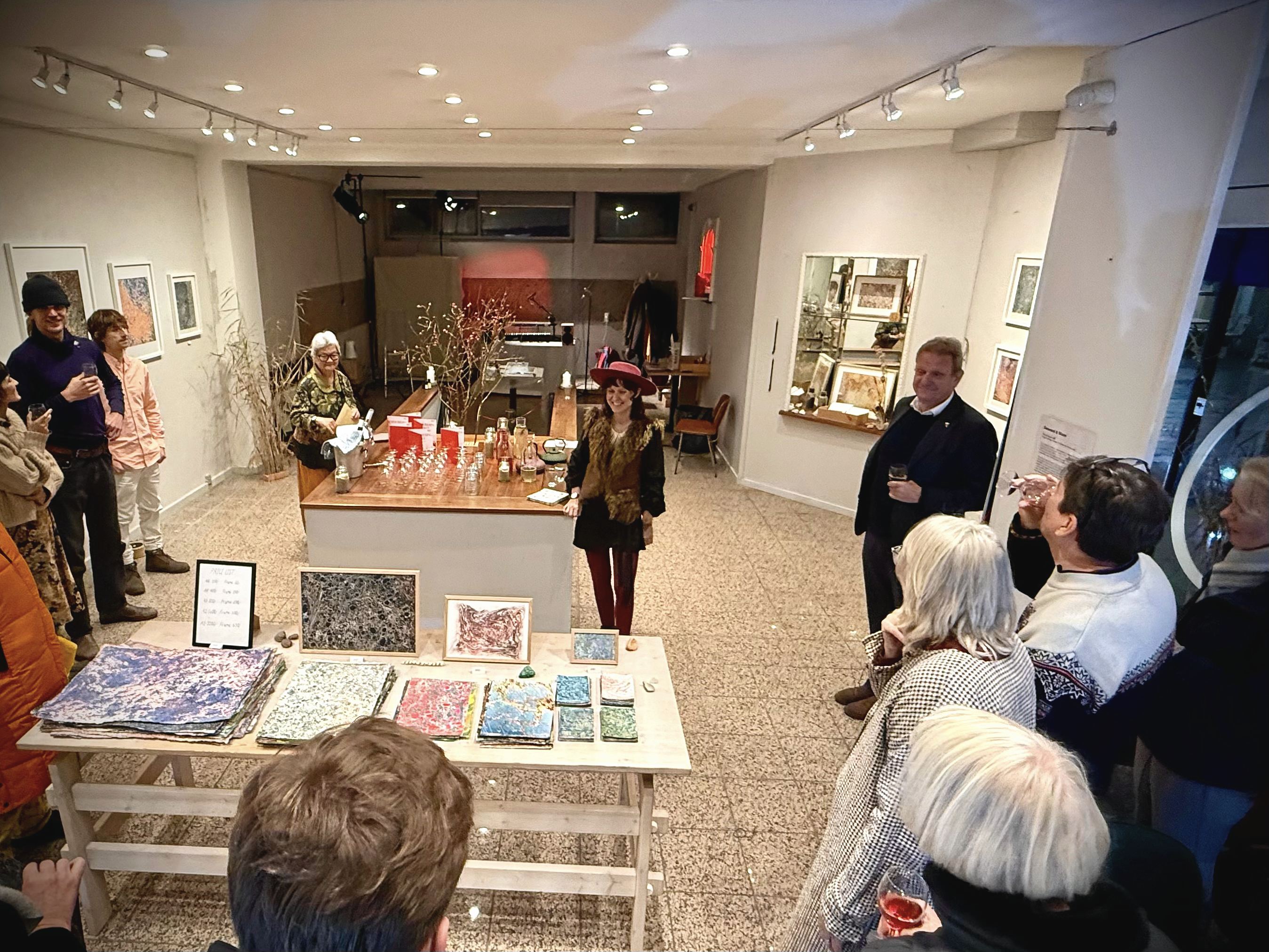 Kunstner Ramona August har åbnet et midlertidigt galleri i Hørsholm, og hun laver nu flere workshops.