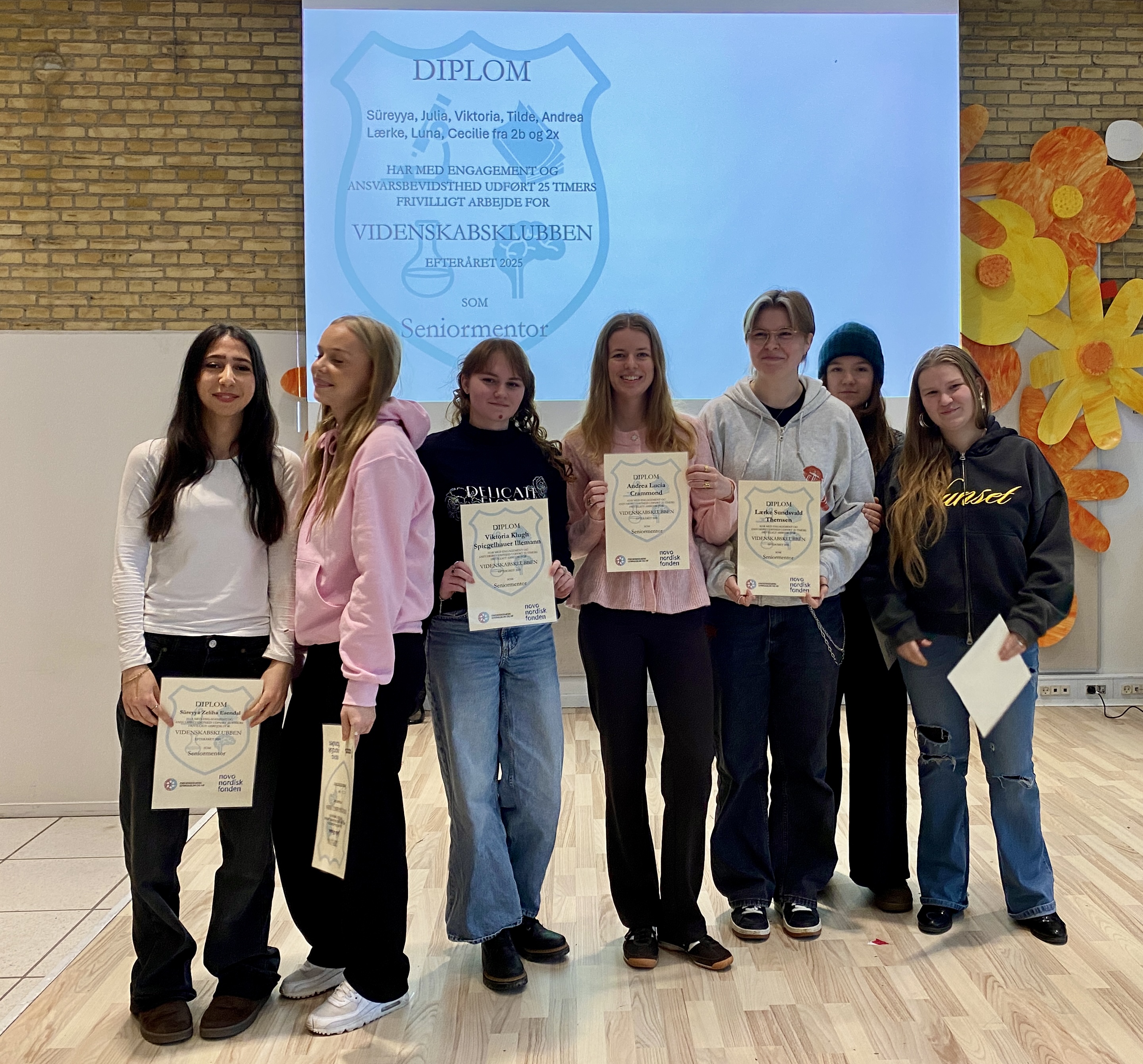 Dygtige og engagerede elever blev hyldet ved morgensamling på gymnasiet i sidste uge
