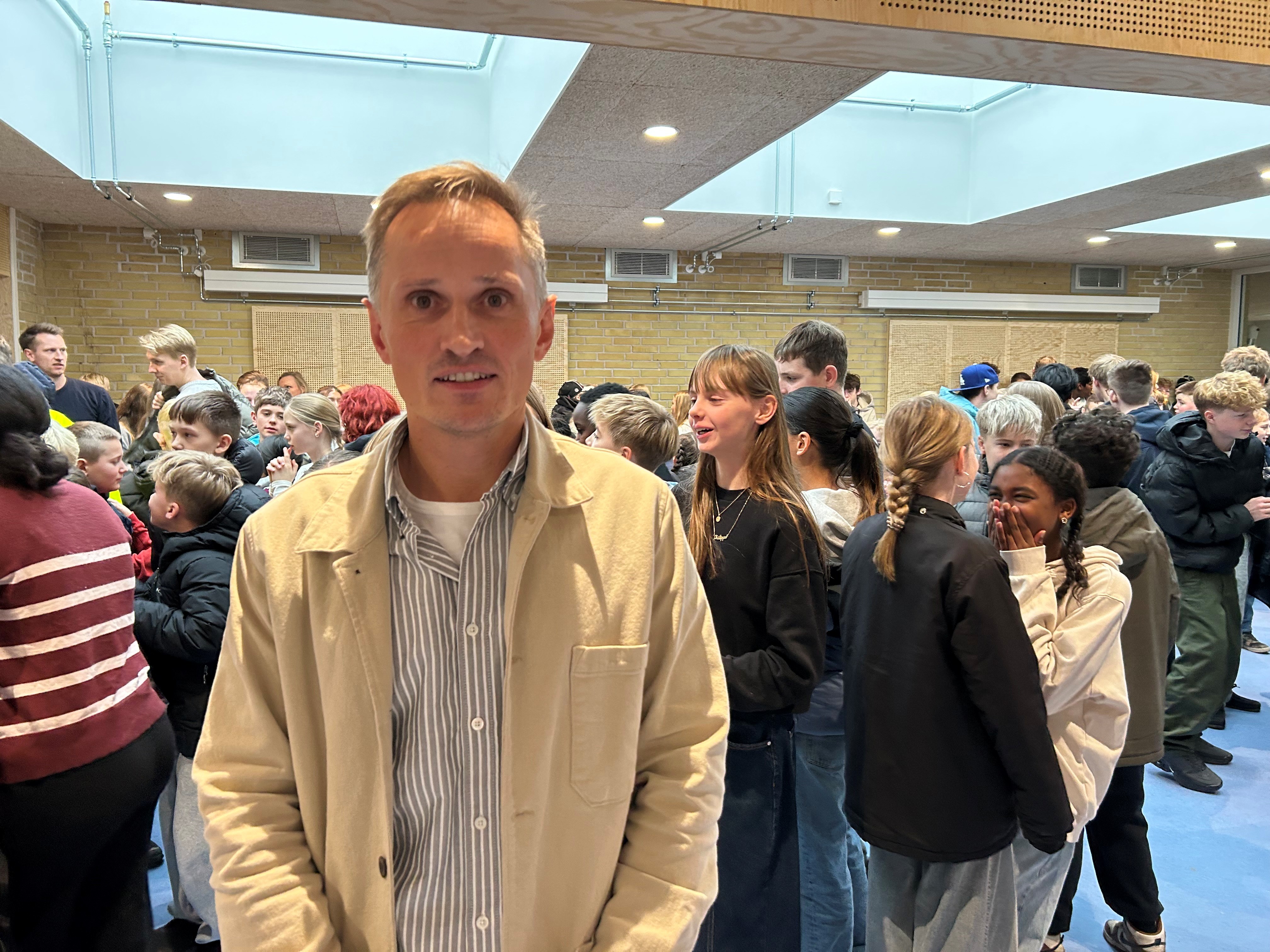 Samkørsel på gode vinterdæk fik langt de fleste frem til Holbergskolen i dag, hvor undervisningen afvikles helt normalt.