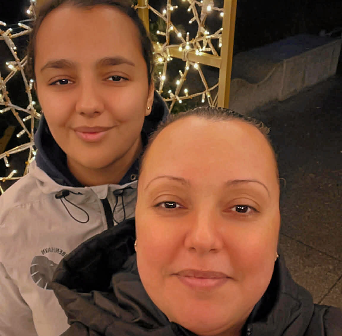 Mirna El Hayek vandt titlen efter at være blevet nomineret af sin 17-årige datter, Samia Taka.