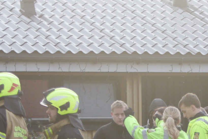 Både politi og brandvæsen rykkede ud til branden i Græsted. - Presse-fotos.dk Både politi og brandvæsen rykkede ud til branden i Græsted.