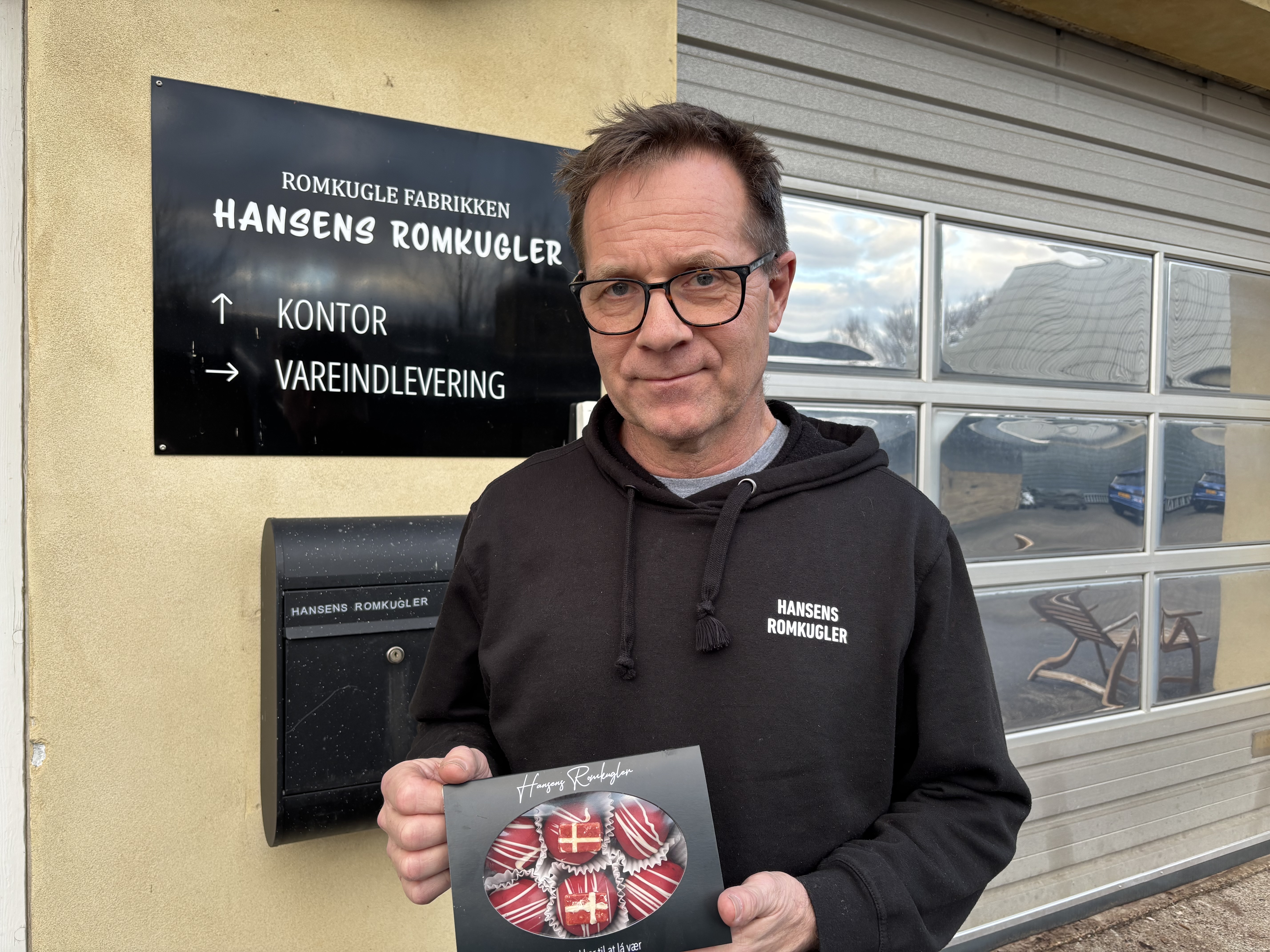 Kenneth Hansen, ejer af Hansens Romkugler i Køge, kan nu ånde lettet op, efter han som lillebitte virksomhed, tog kampen op mod giganten.