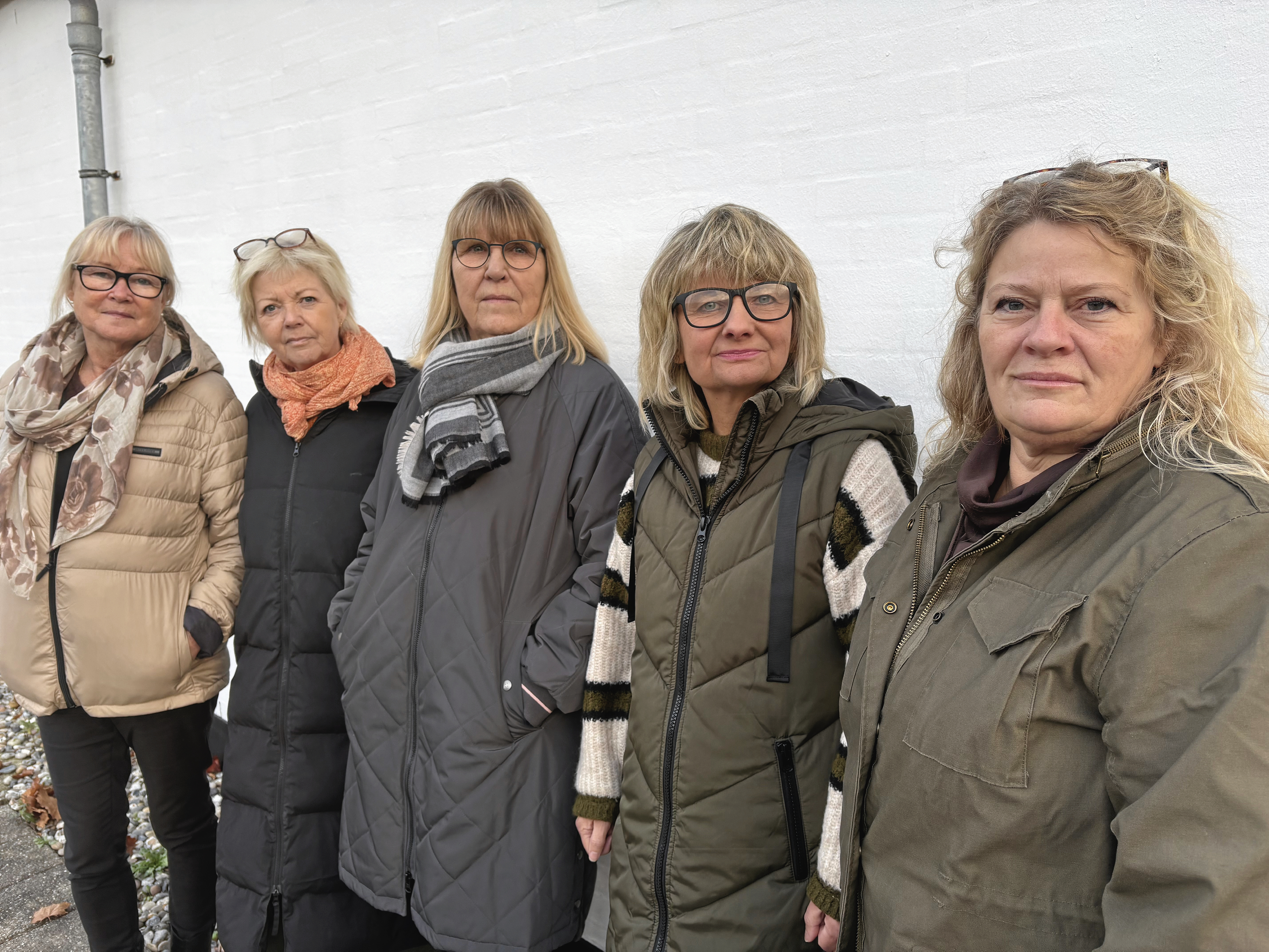Hanne Anderson, Maibritte Allsand, Eva Kurzenberger, Pia Emilie Junge og Mette Fejgh har sammen med 224 øvrige lejere hos det almene boligselskab Vores Bolig i Græse Bakkeby skrevet under på, at de ønsker en fair behandling af boligselskabet.