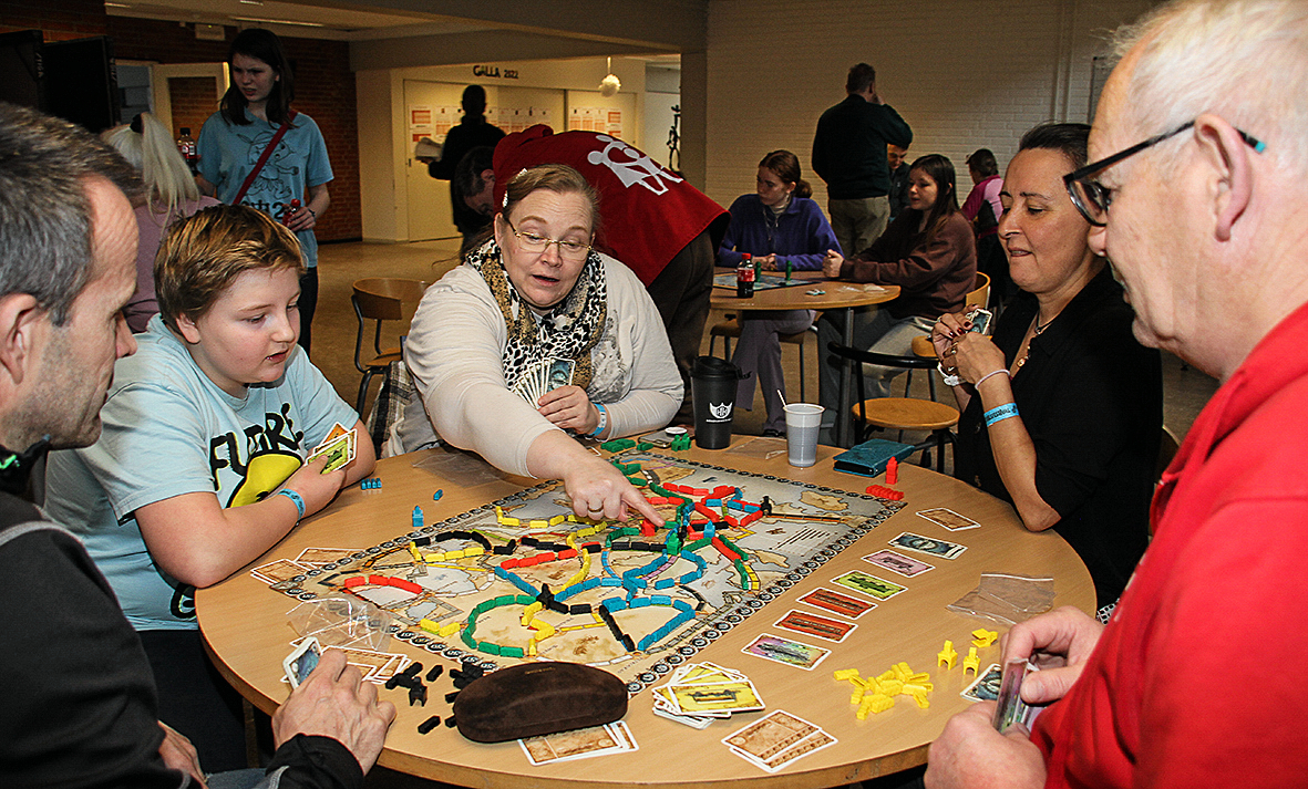 DUI-LEG og VIRKE i Ølstykke er for tolvte år vært for den store Brætspilsfestival på Maglehøjskolen.