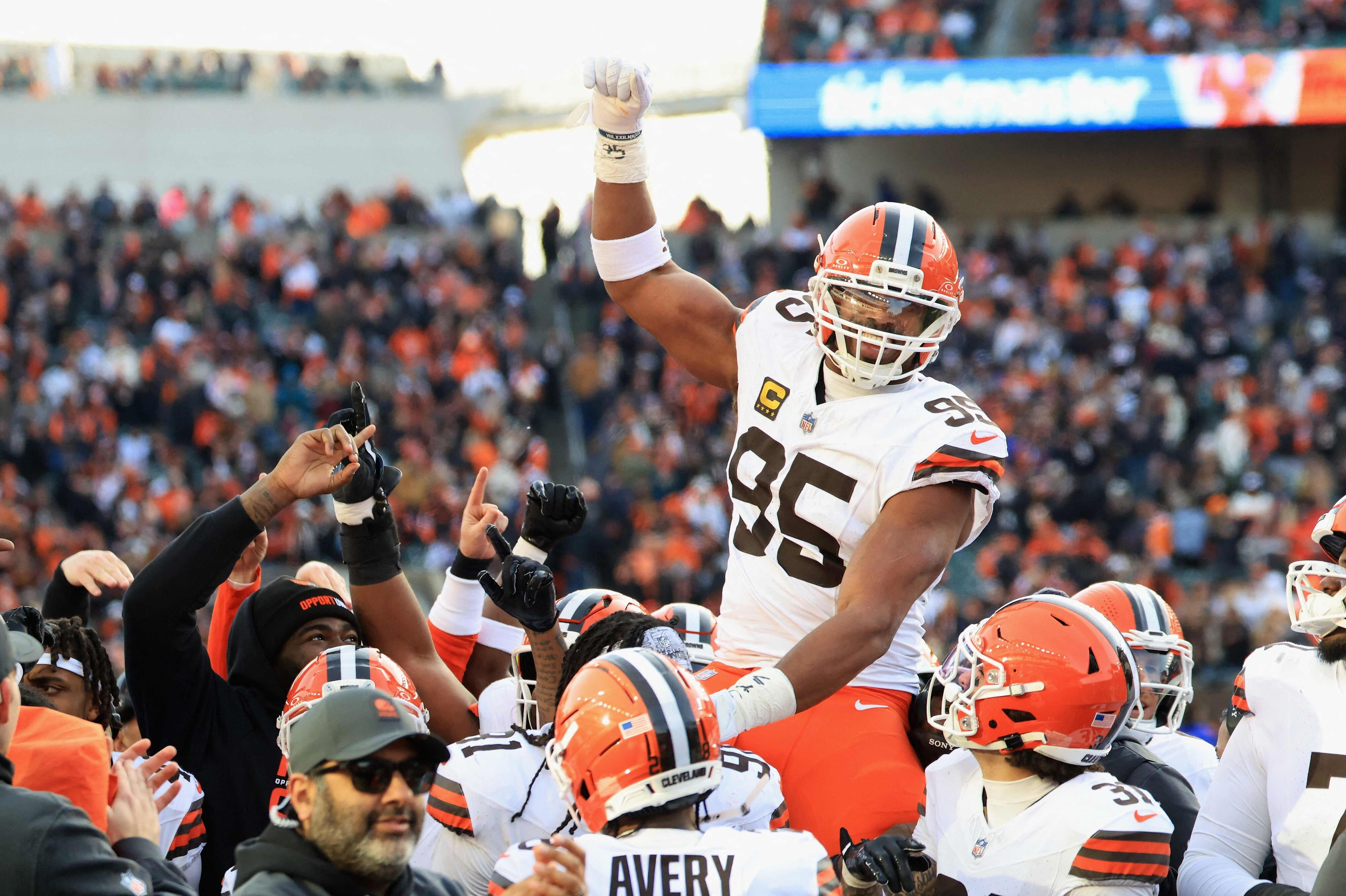 Myles Garrett har sat en ny barre for antallet af sacks i en NFL-sæson med 23.