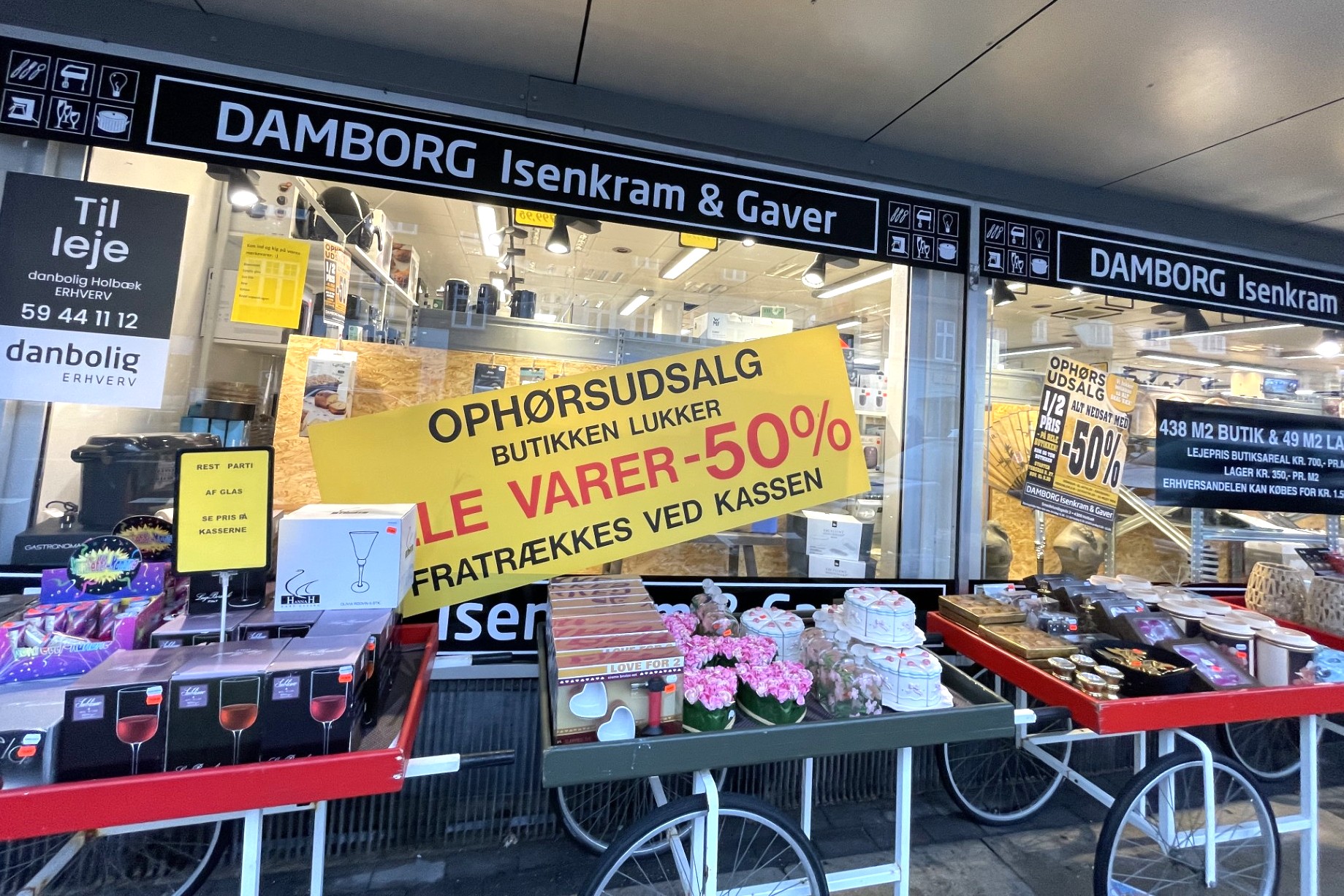 Damborg i Smedelundsgaed lukker og butikken er sat til salg.