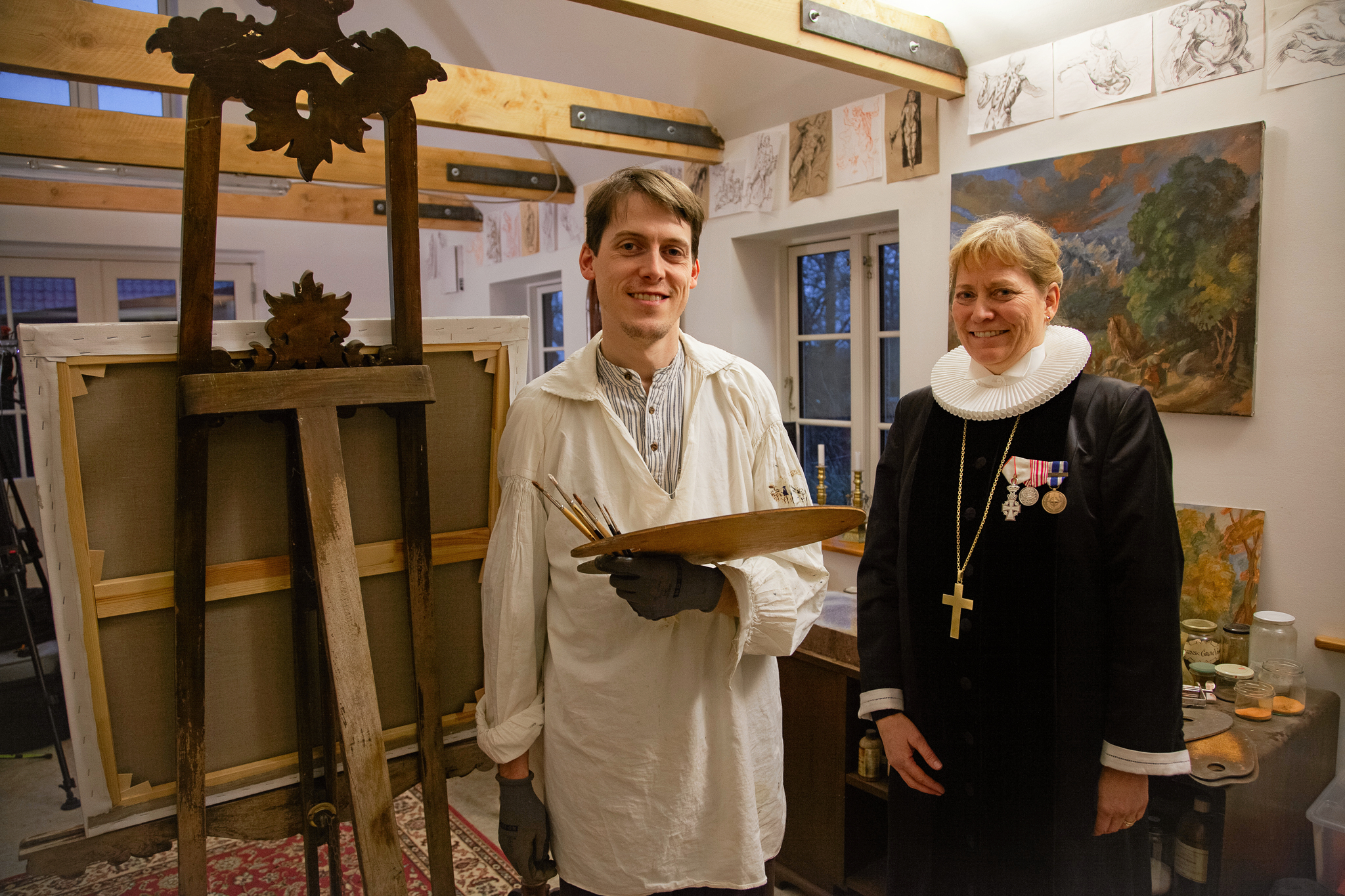 Frantz Nicolau har malet et portræt af biskop Ulla Thorbjørn Hansen.