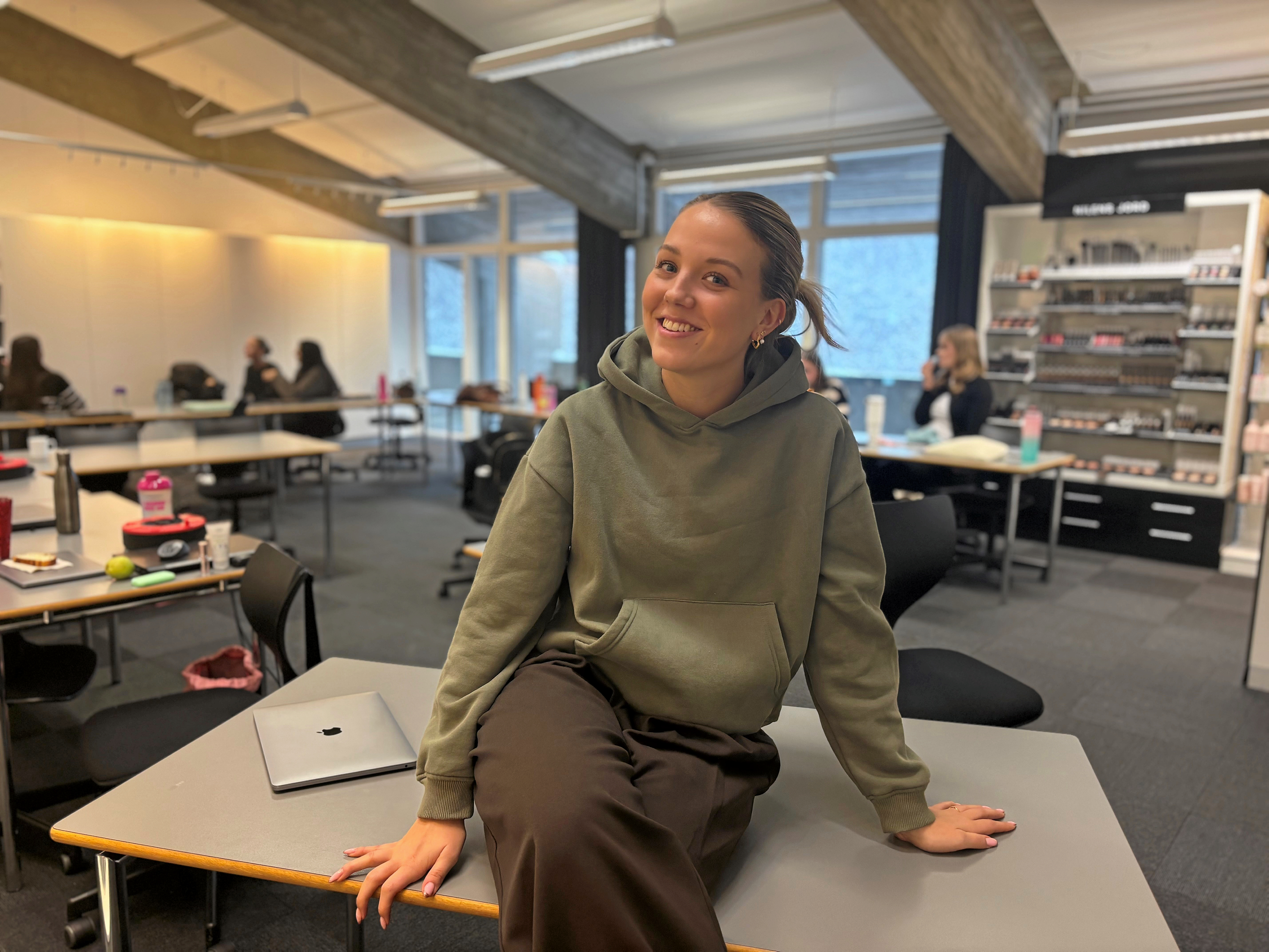 I dag har Nikoline Skov rystet nederlagene af sig. Men hun får stadig en klump i maven, når hun tænker tilbage på folkeskolen.