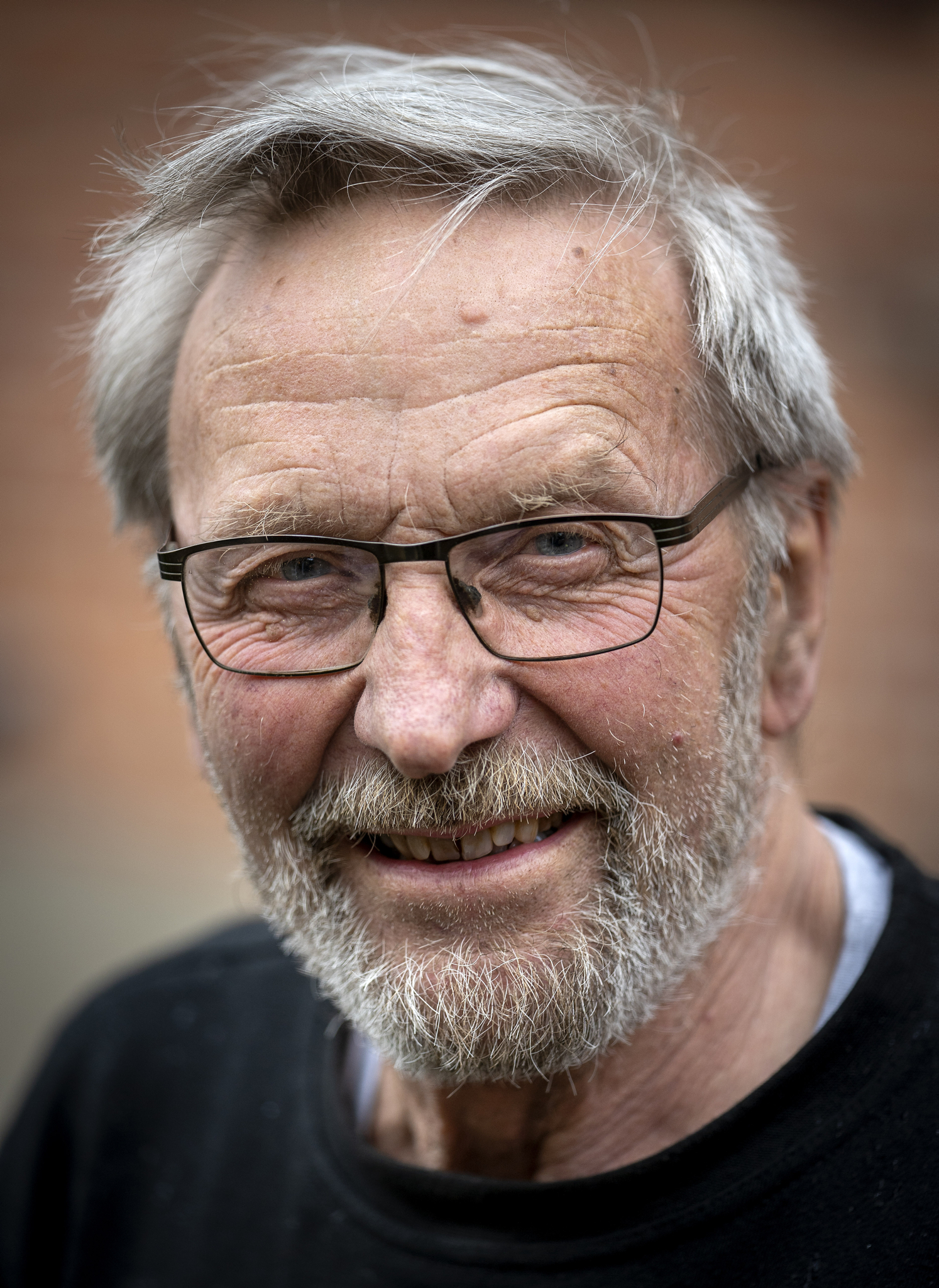 - Hvis Affald Plus' materiel er så meget ringere end alt muligt andet, kunne de så i det mindste ikke bare sende en mail mere og sige undskyld og forklare mig, hvad jeg nu skal gøre, skriver Ole Ring.