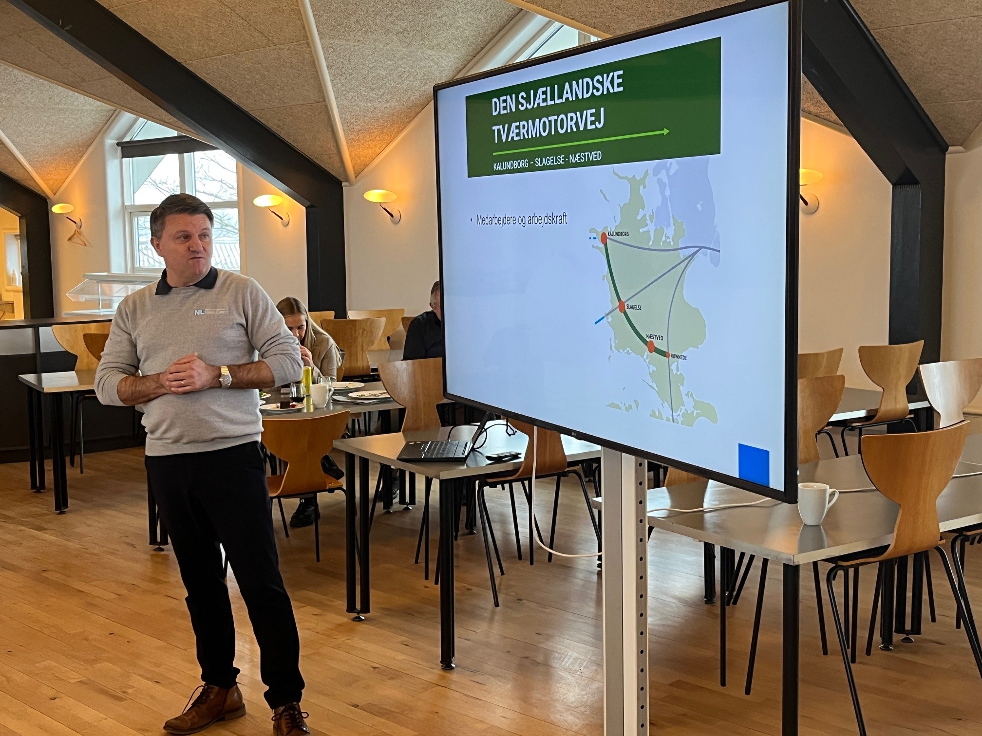 Administrerende direktør hos tømrerfirmaet Niels Lien, Niels Wittendorff Ibsen, fortalte om de fordele, som der vil være for firmaet og lokalsamfundet ved en tværmotorvej fra Kalundborg over Slagelse til Næstved.